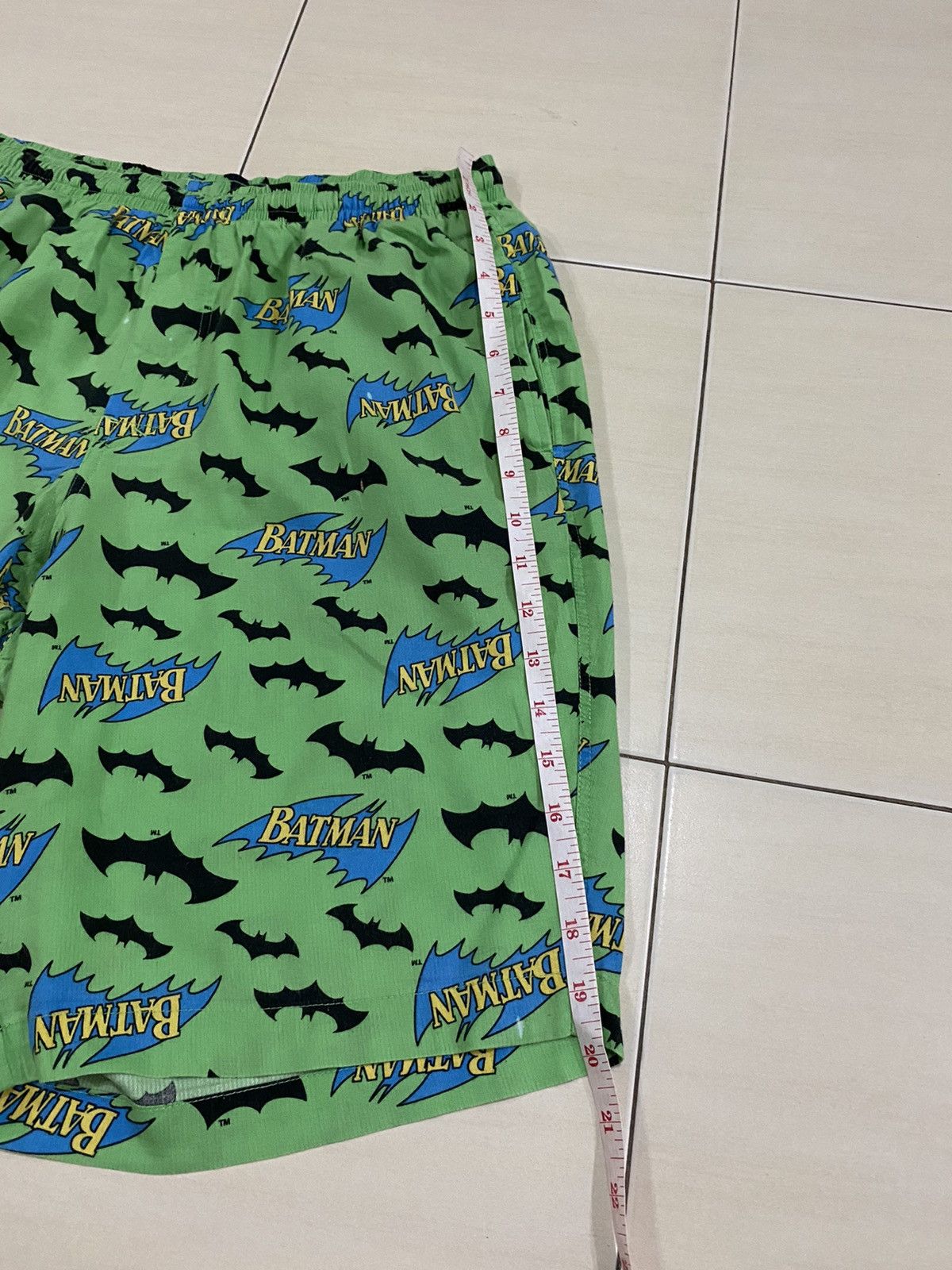 DC Comics Dc Comics Batman Overprint short pants Size US 34 / EU 50 - 11 Thumbnail