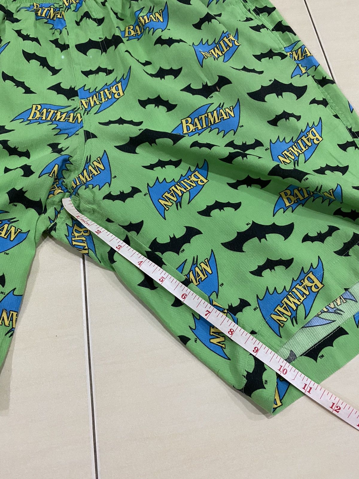DC Comics Dc Comics Batman Overprint short pants Size US 34 / EU 50 - 9 Thumbnail