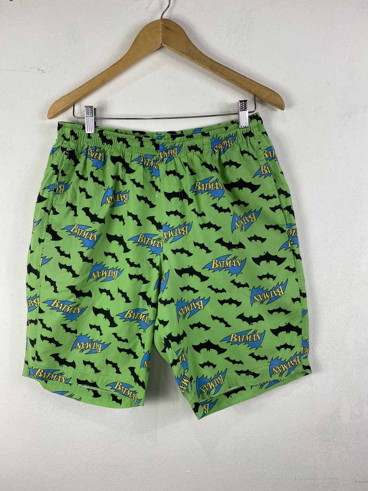 DC Comics Dc Comics Batman Overprint short pants Size US 34 / EU 50 - 2 Thumbnail