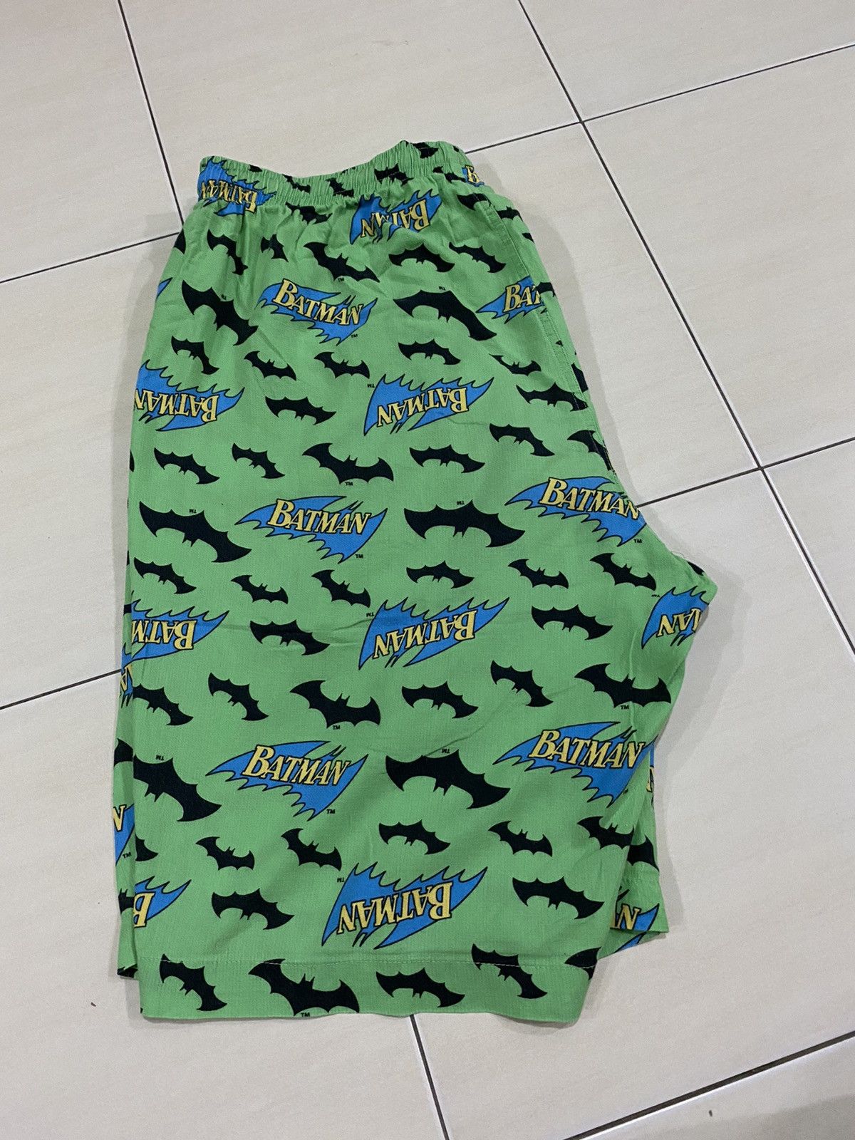 DC Comics Dc Comics Batman Overprint short pants Size US 34 / EU 50 - 8 Thumbnail