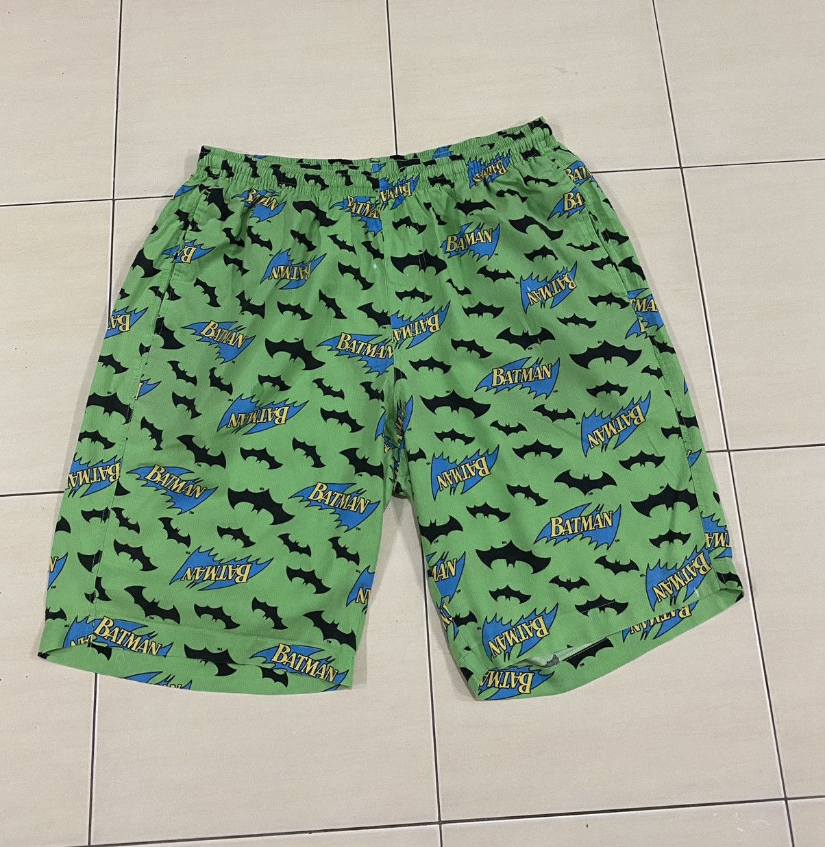 DC Comics Dc Comics Batman Overprint short pants Size US 34 / EU 50 - 5 Thumbnail