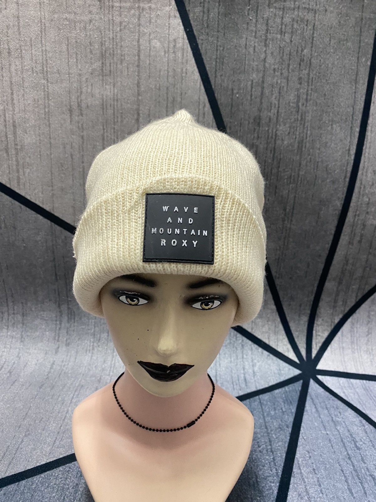 Other Roxy Brand Wave And Mountain Patches Beanie Hat Size ONE SIZE - 1 Thumbnail