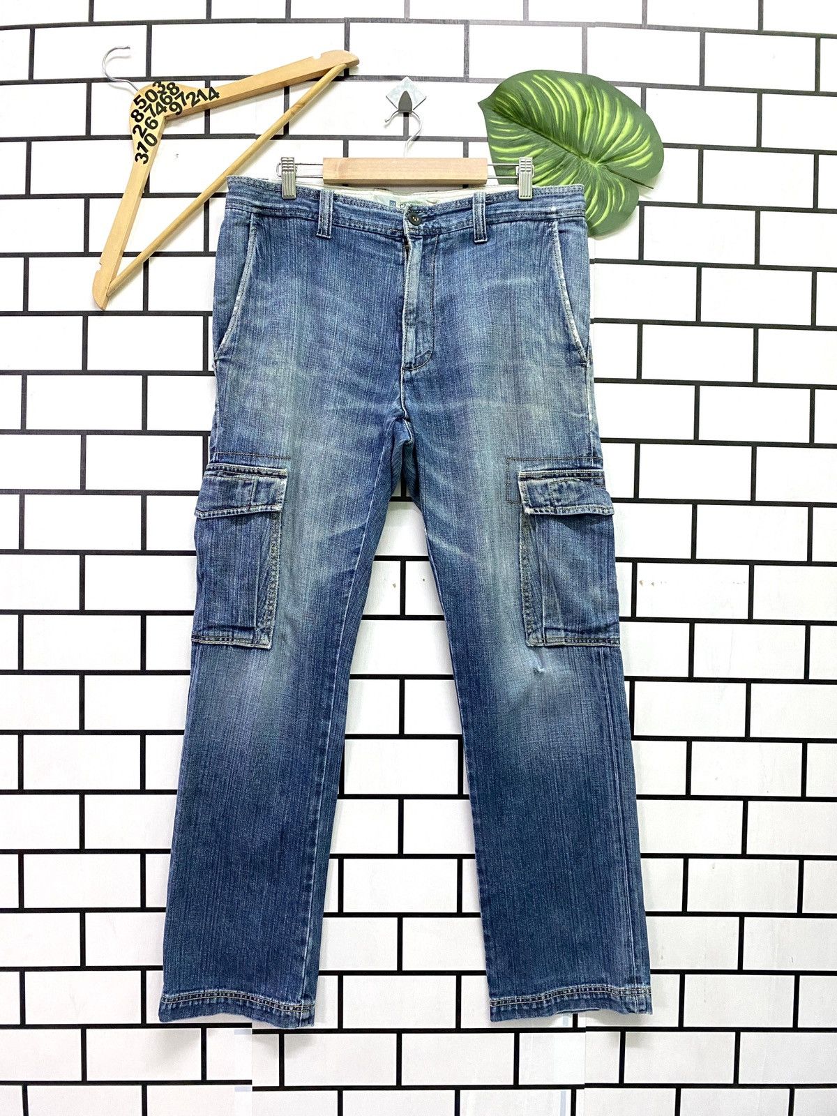 image of Cargo Gap Multipocket Distressed Denim Pants in Blue, Men's (Size 33)