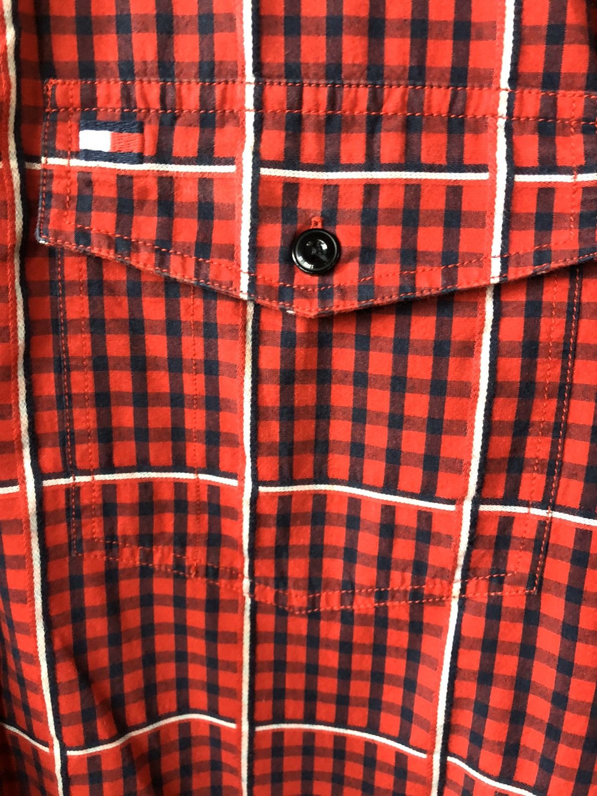 Tommy Hilfiger Rare Vintage TOMMY HILFIGER Pocket Button Up Plaid Shirt Size US XL / EU 56 / 4 - 2 Thumbnail