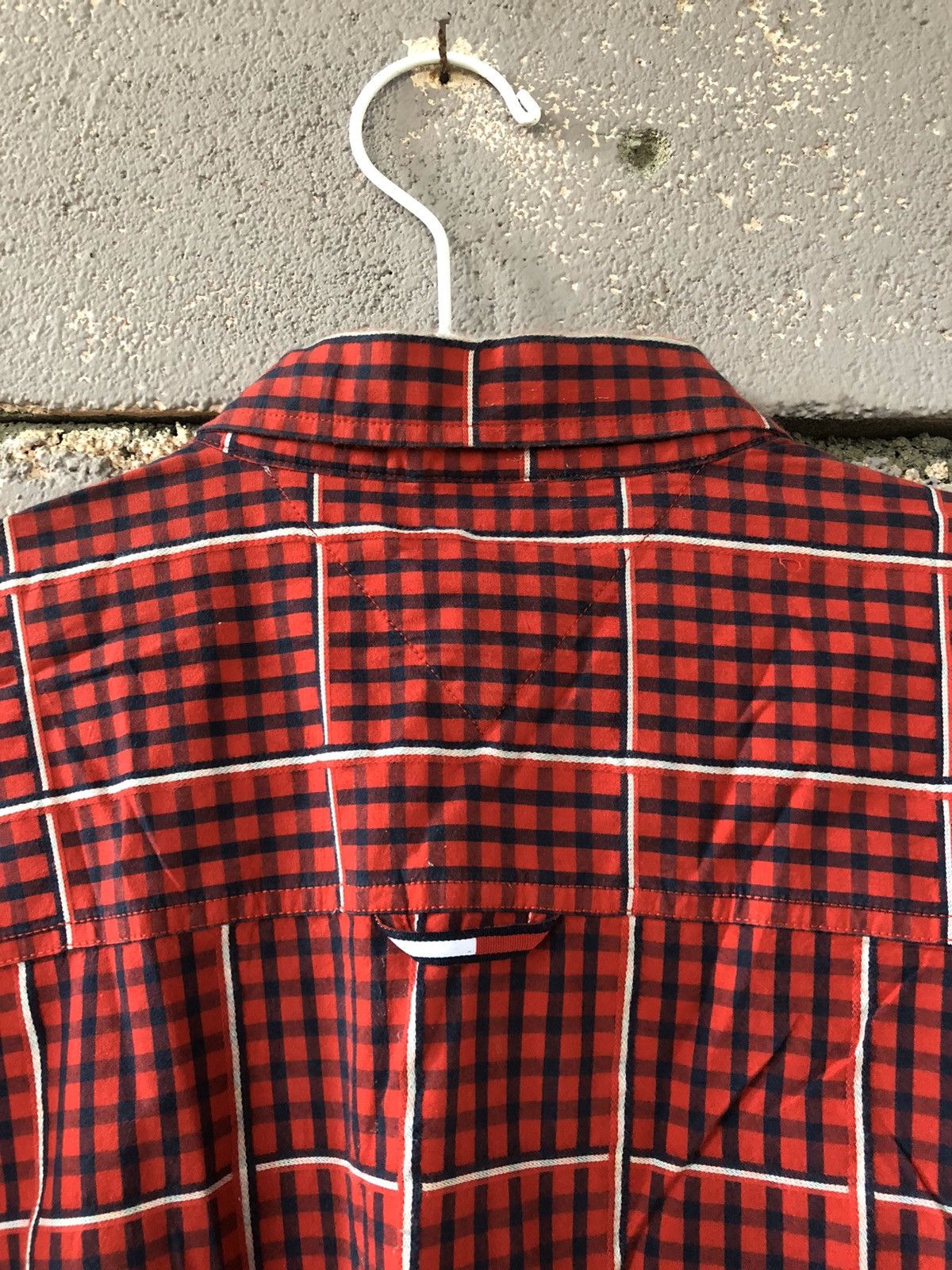 Tommy Hilfiger Rare Vintage TOMMY HILFIGER Pocket Button Up Plaid Shirt Size US XL / EU 56 / 4 - 5 Thumbnail