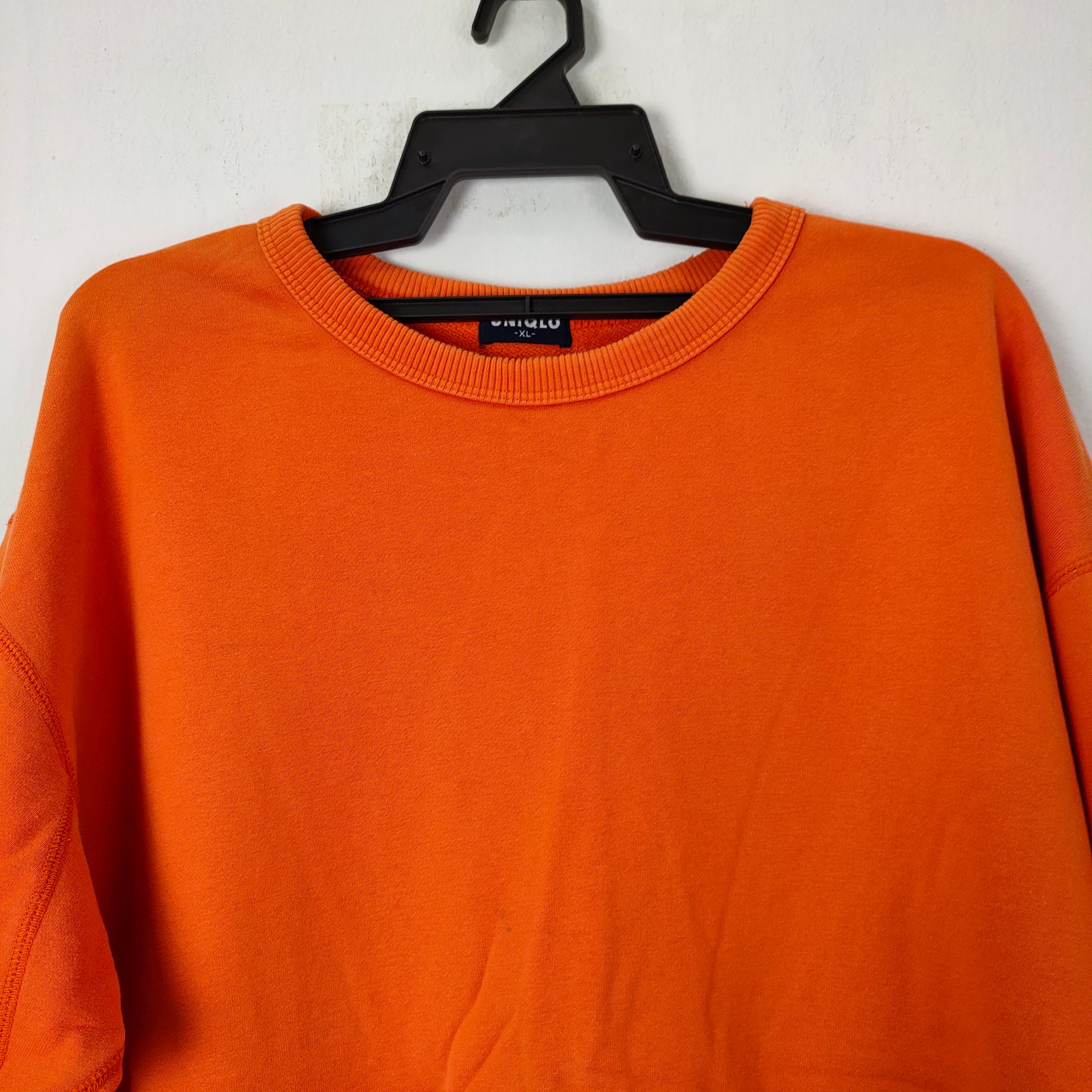 Uniqlo Uniqlo Orange Plain Sweatshirt niqlo Size US XL / EU 56 / 4 - 2 Preview