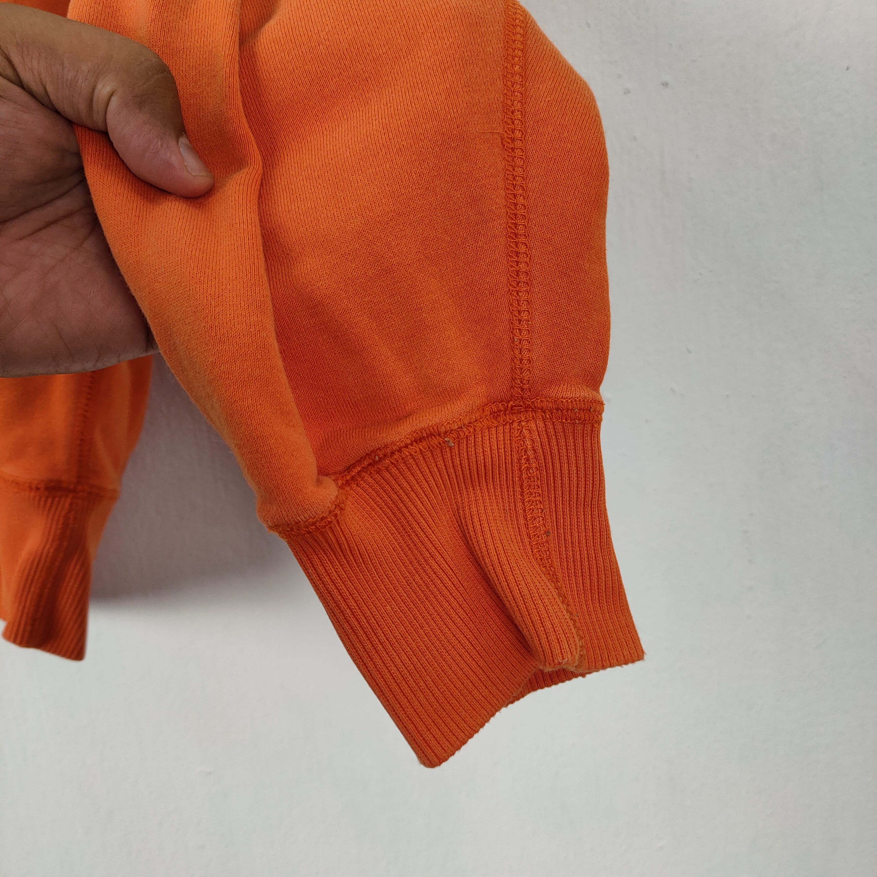 Uniqlo Uniqlo Orange Plain Sweatshirt niqlo Size US XL / EU 56 / 4 - 4 Thumbnail