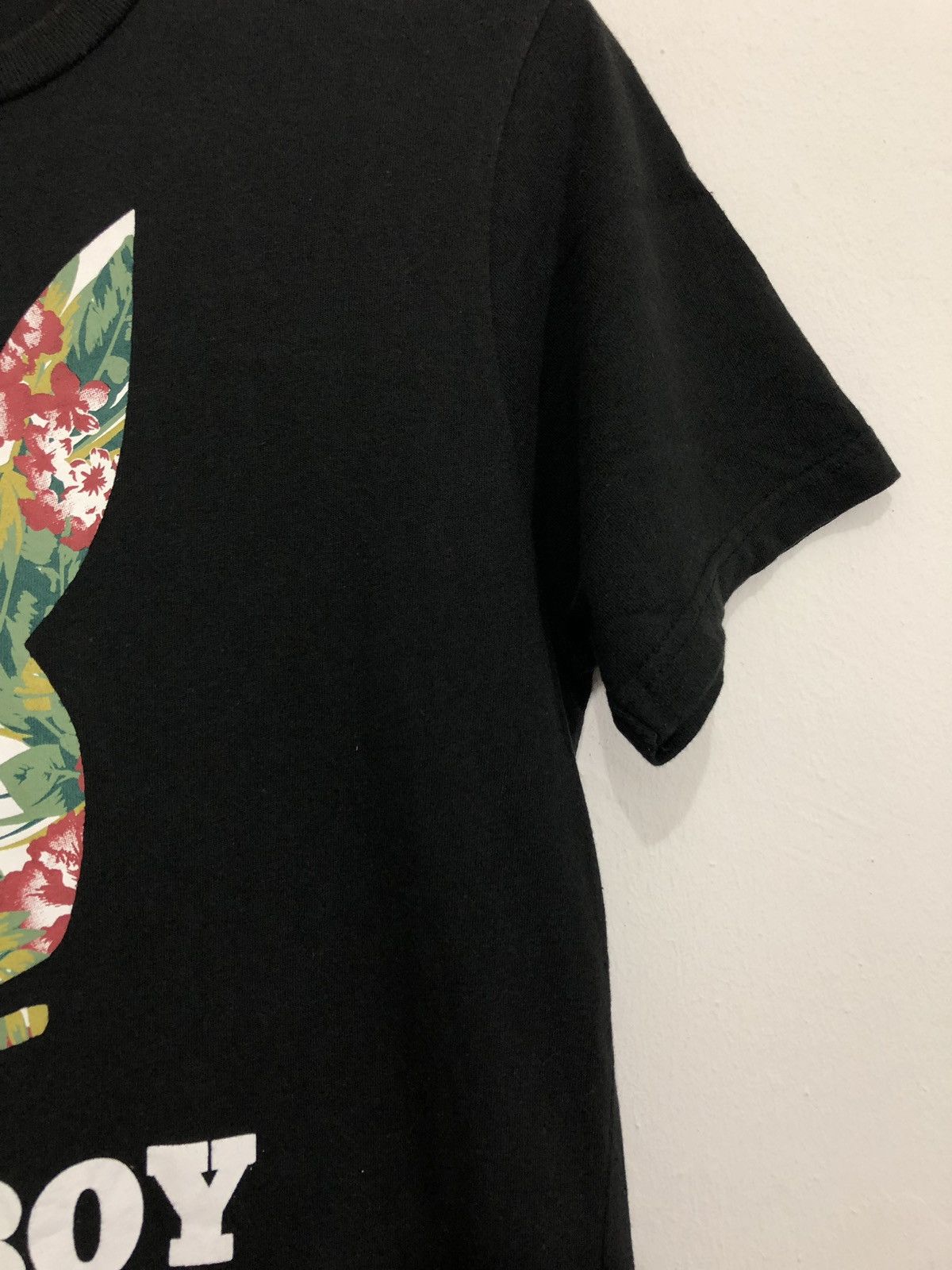 Playboy Playboy Big Logo Flora Motive T-Shirt Size US S / EU 44-46 / 1 - 5 Thumbnail