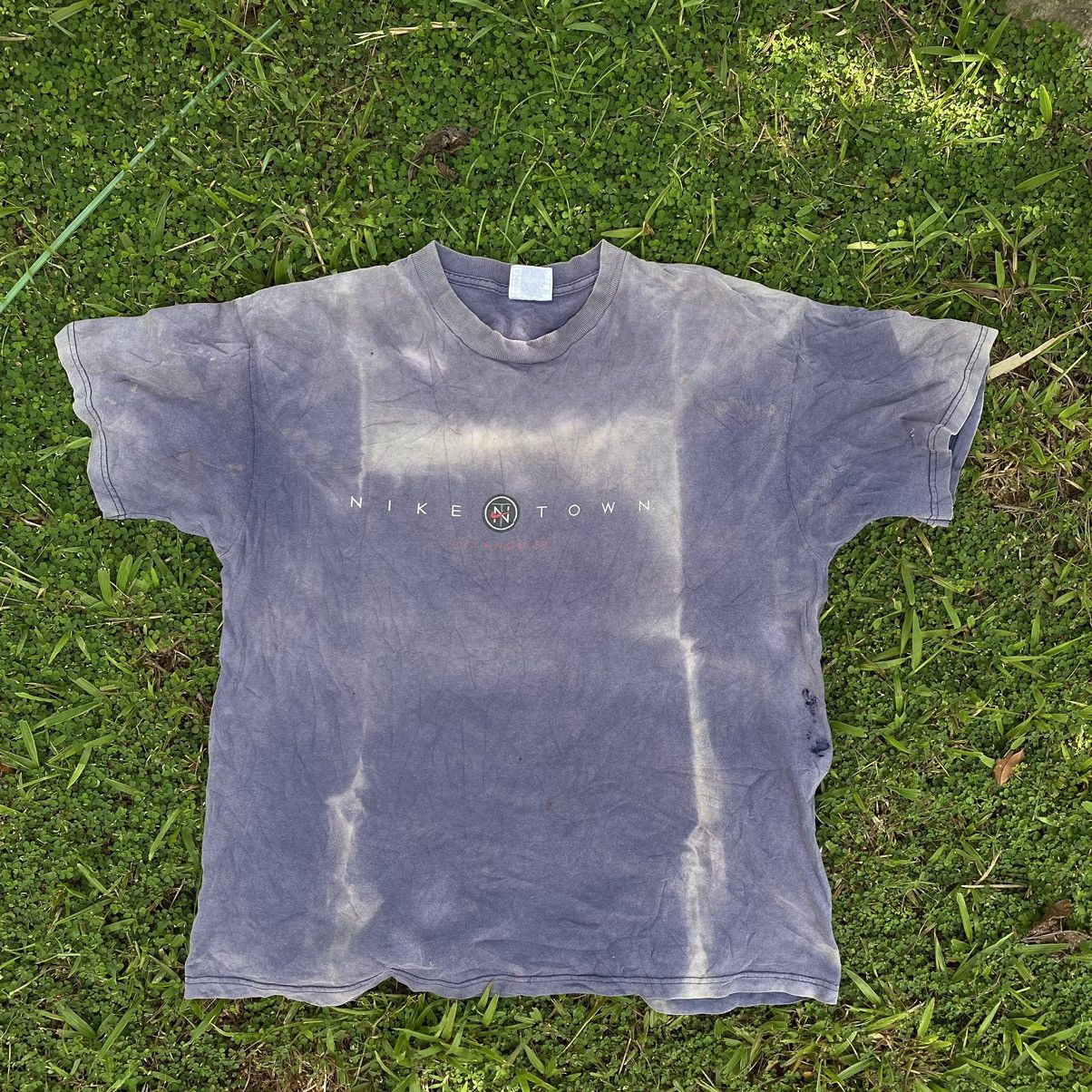 Nike trashed! 90s nike town los angeles Size US L / EU 52-54 / 3 - 1 Thumbnail