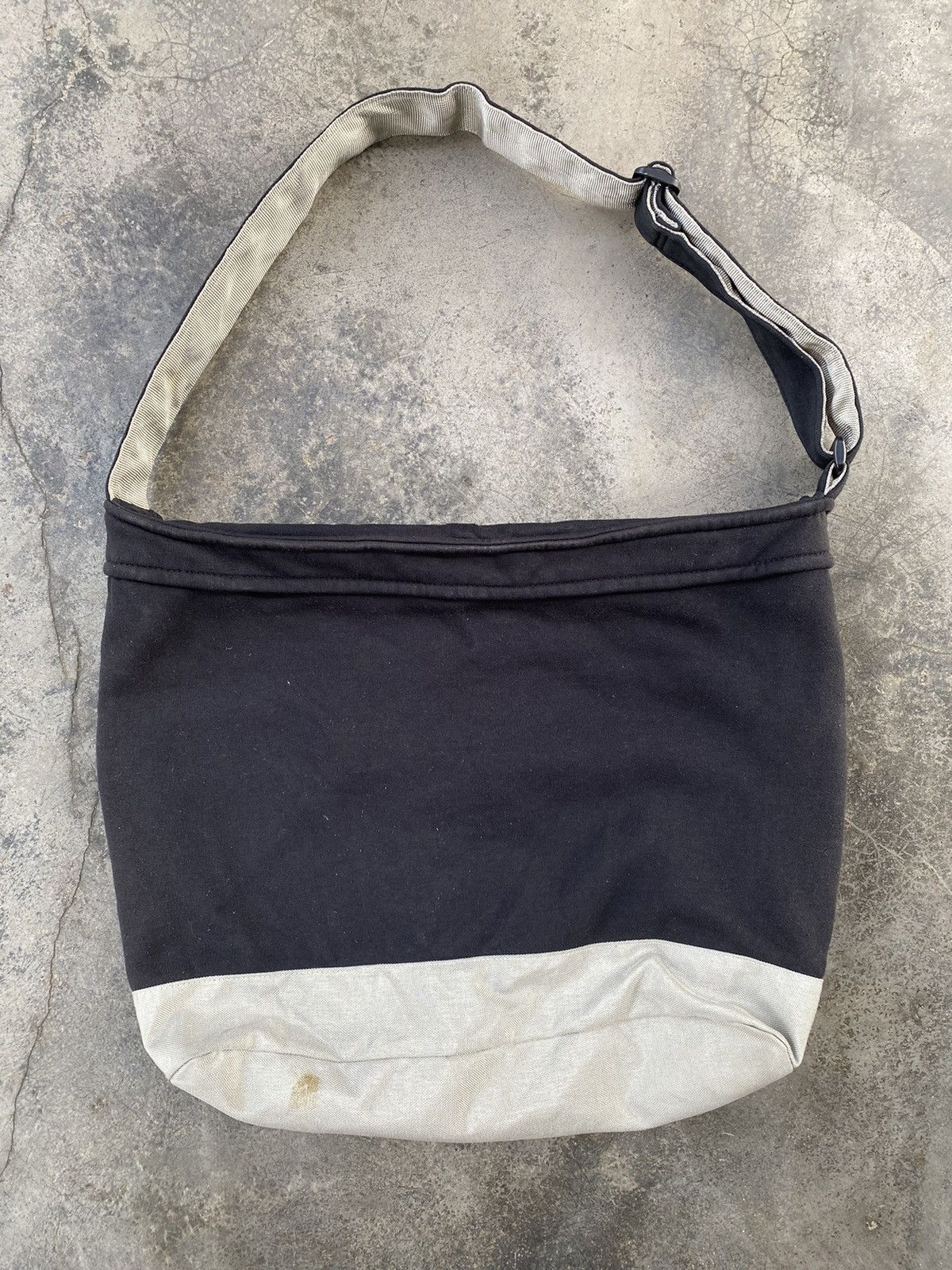 Chums Vintage Chums Distressed Cross Body Bag Size ONE SIZE - 2 Thumbnail