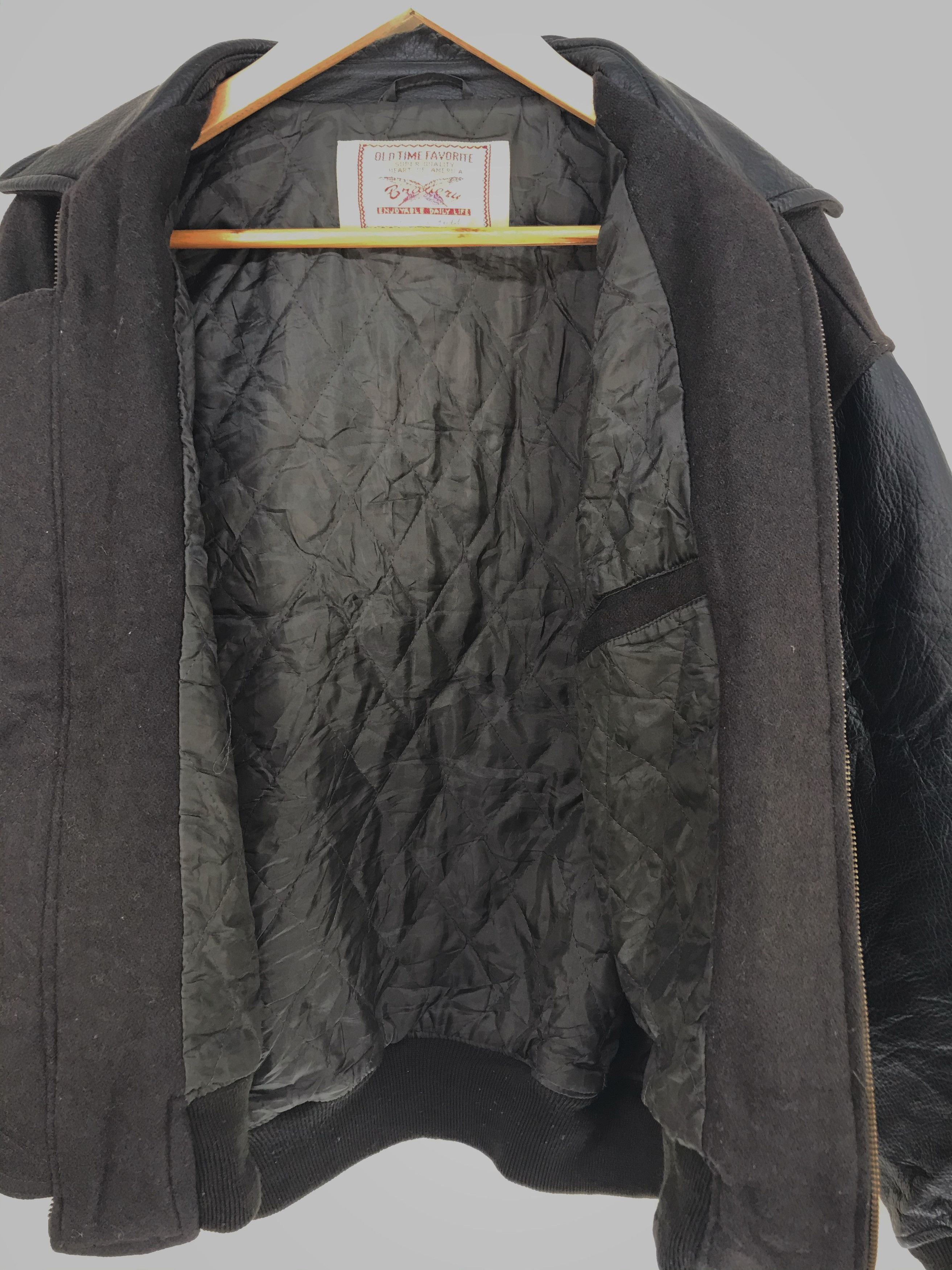 Vintage Vintage WILD CREATURES ALASKA Varsity Jacket Leather/Wool Size US L / EU 52-54 / 3 - 11 Thumbnail