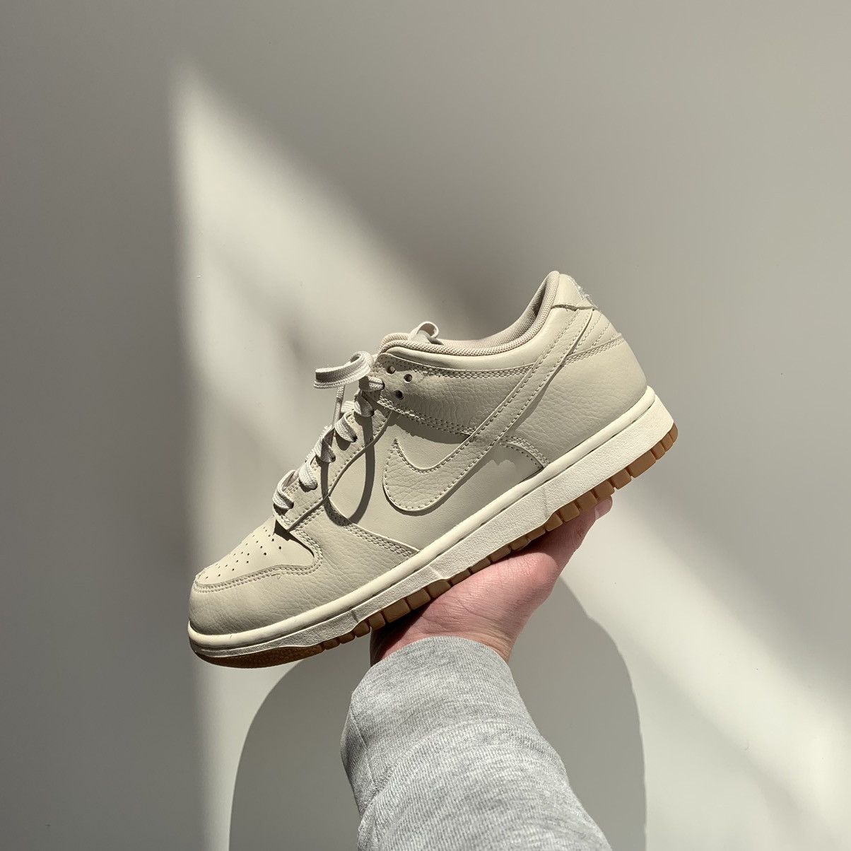 Nike 2017 Nike Dunk Low Light Orewood Brown Gum Desert Size US 7.5 / IT 37.5 - 9 Thumbnail