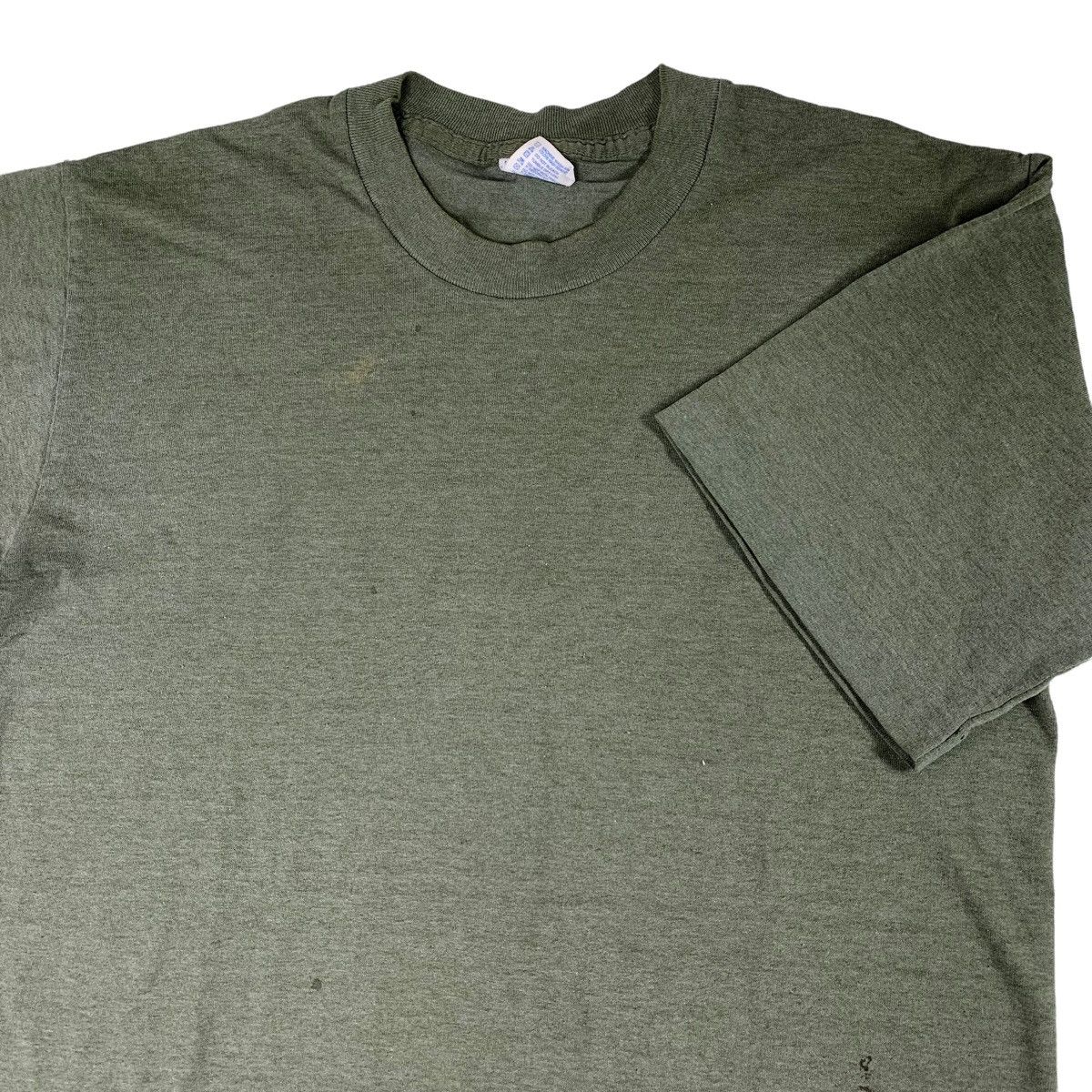 Vintage Vintage 1980s faded blank T-shirt Size US M / EU 48-50 / 2 - 2 Thumbnail