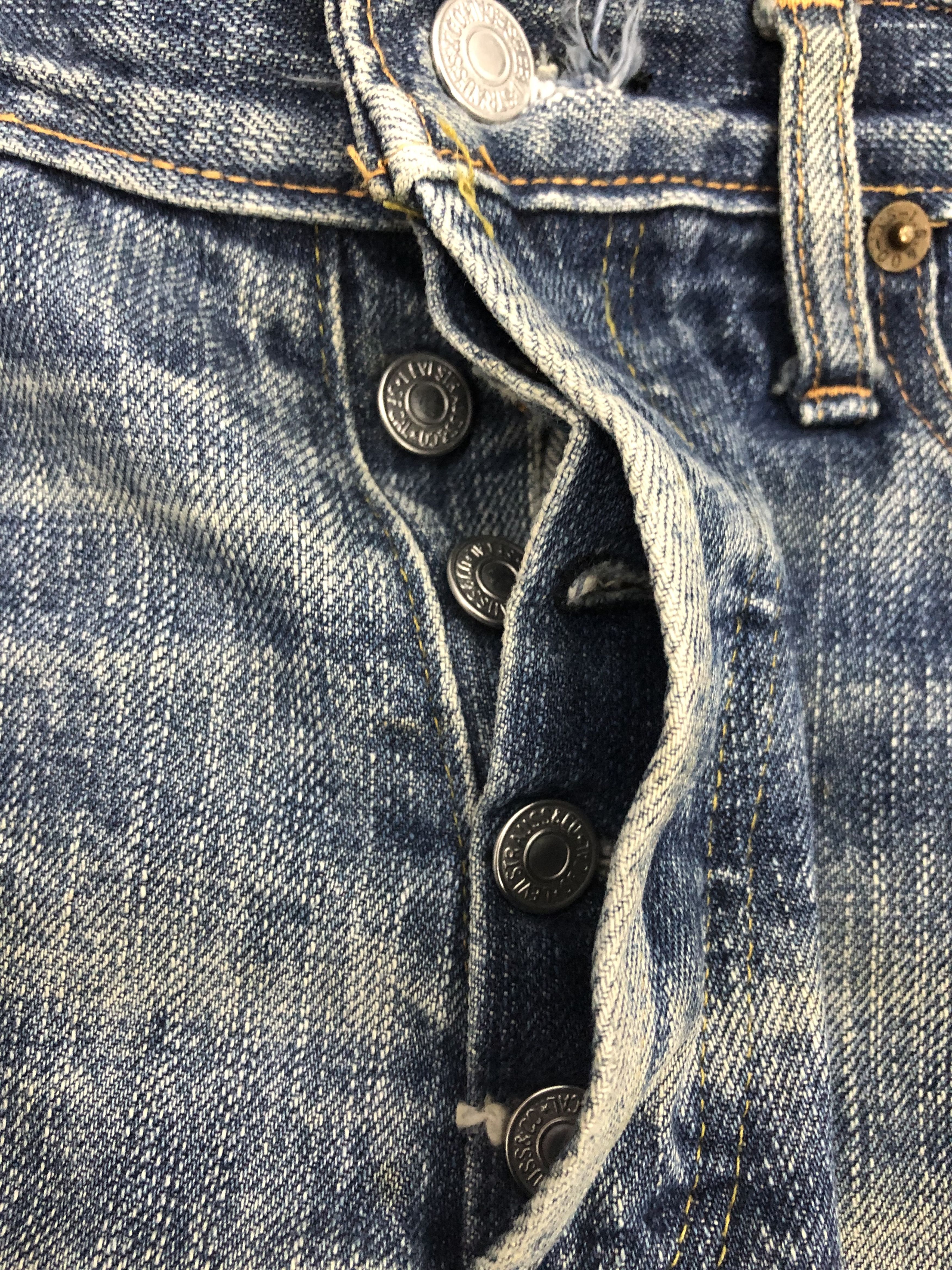 Levi's Vintage 90s Levis 501 Faded Blue Jeans DP1043 Size US 35 - 9 Thumbnail