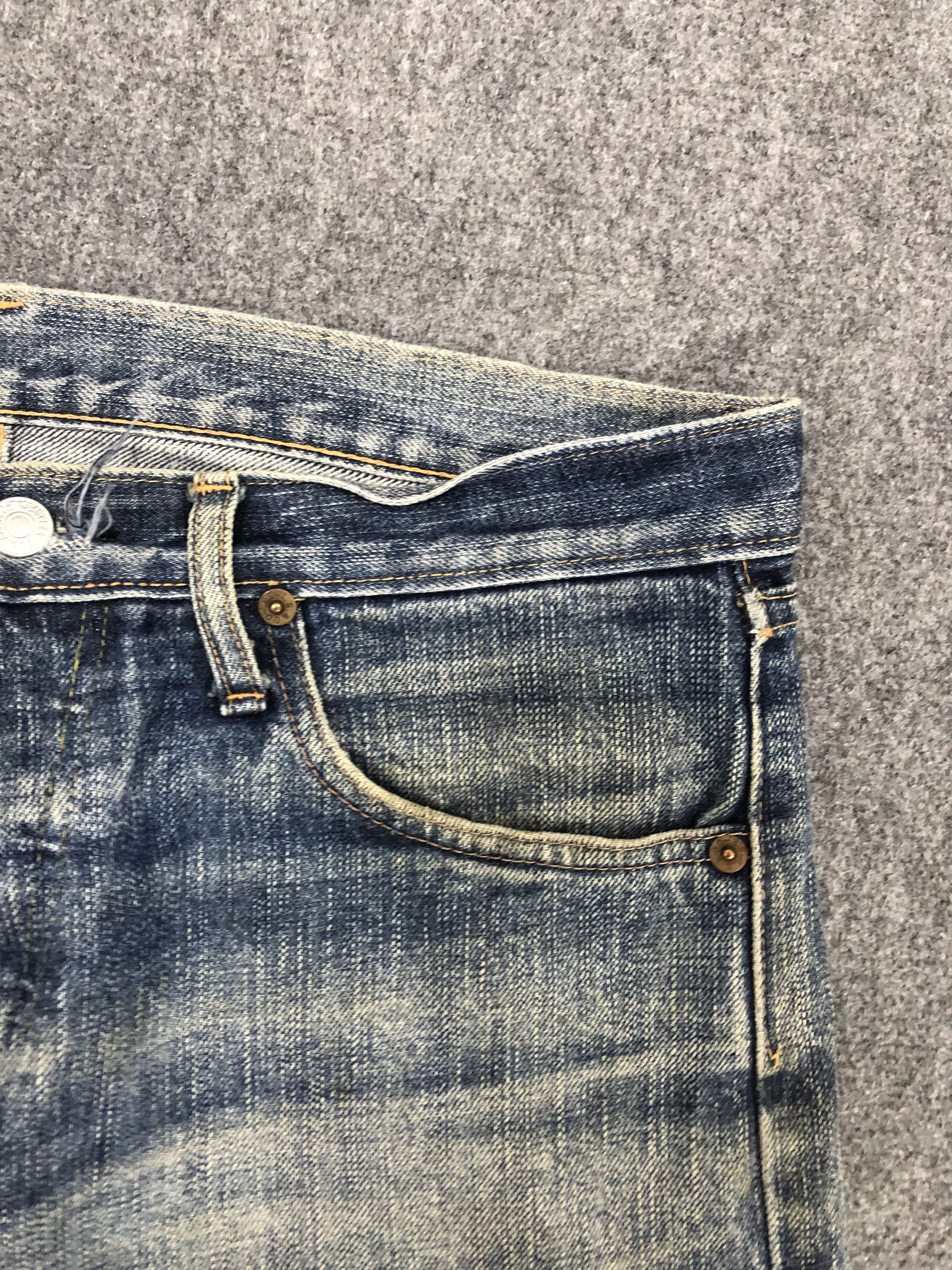 Levi's Vintage 90s Levis 501 Faded Blue Jeans DP1043 Size US 35 - 10 Thumbnail