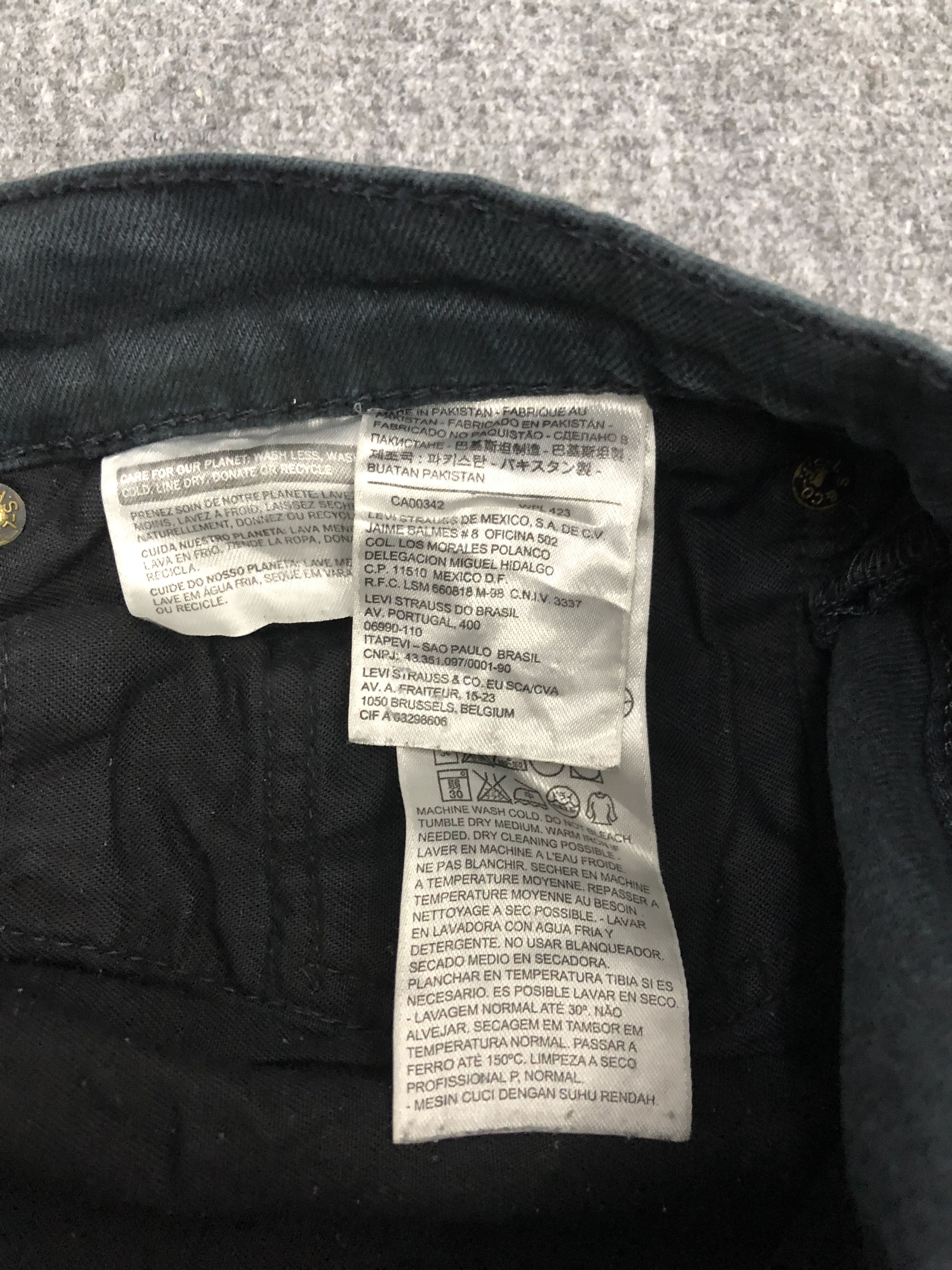 Levi's Vintage Levis 511 Faded Black Jeans DP1040 Size US 37 - 7 Thumbnail