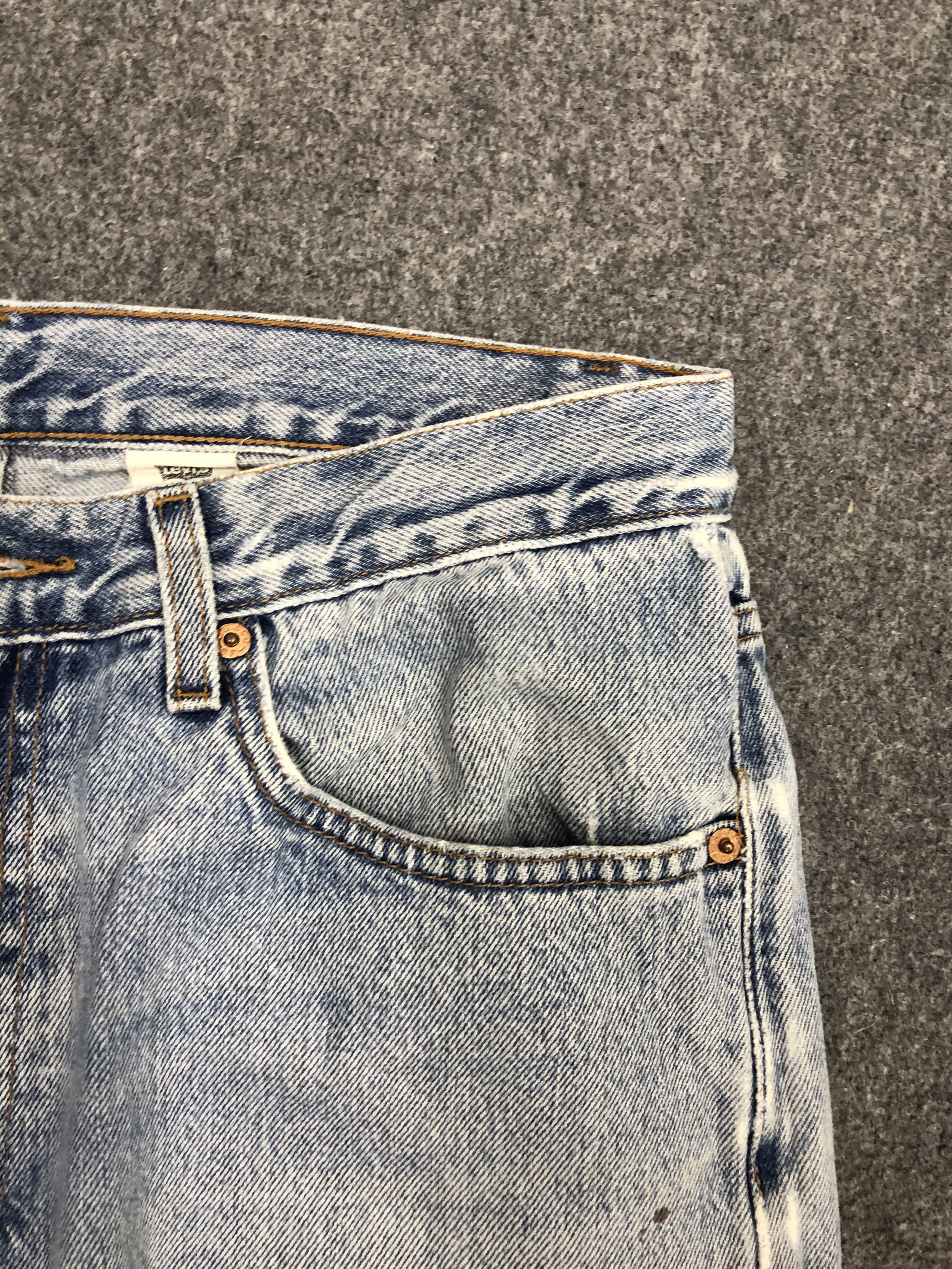 Levi's × Vintage Vintage 90s Levis 505 Light Wash Jeans Size US 32 / EU 48 - 7 Thumbnail
