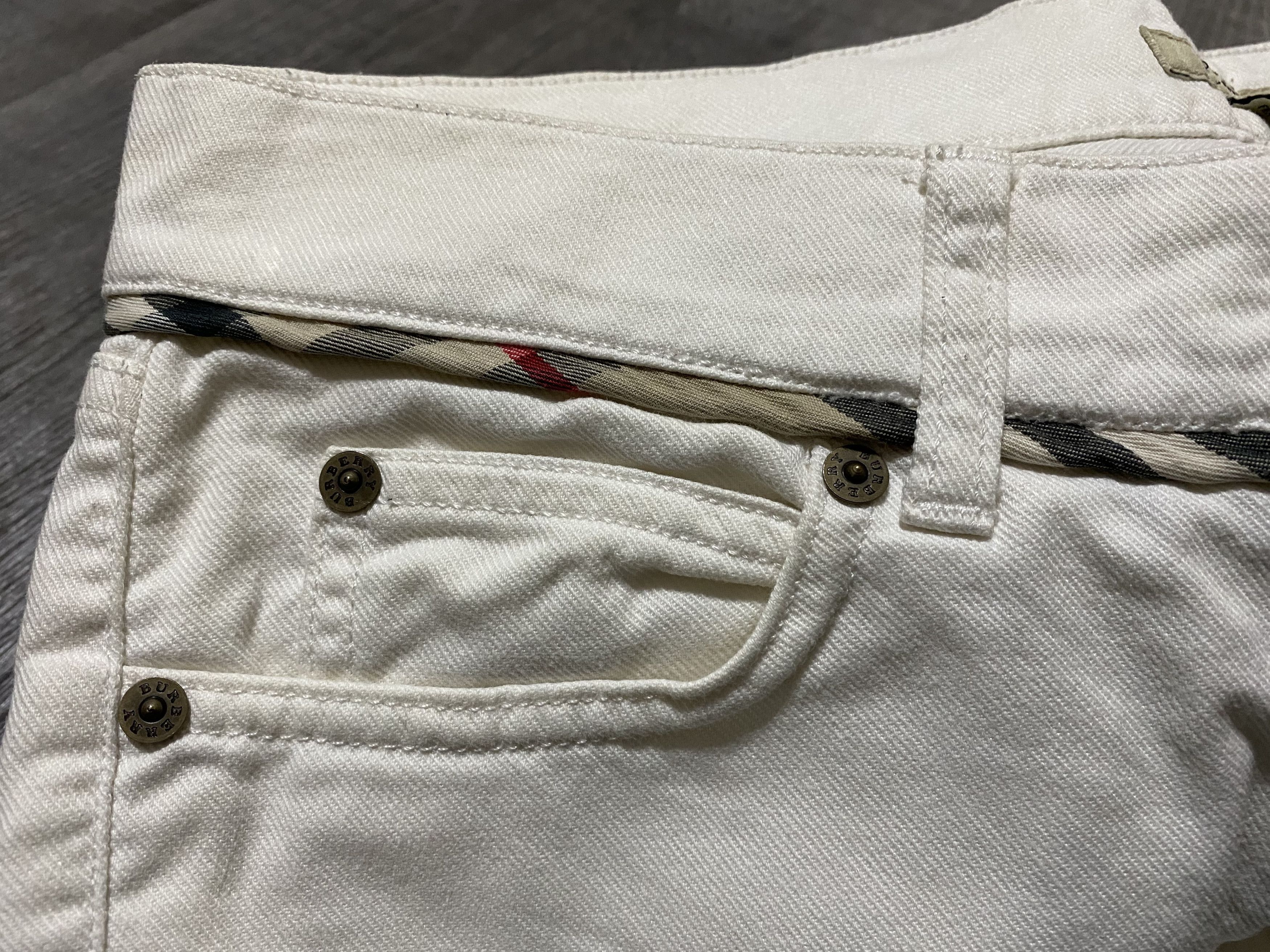Burberry Women's Burberry London White Flared Jeans Denim Nova Check Size 28" / US 6 / IT 42 - 8 Thumbnail