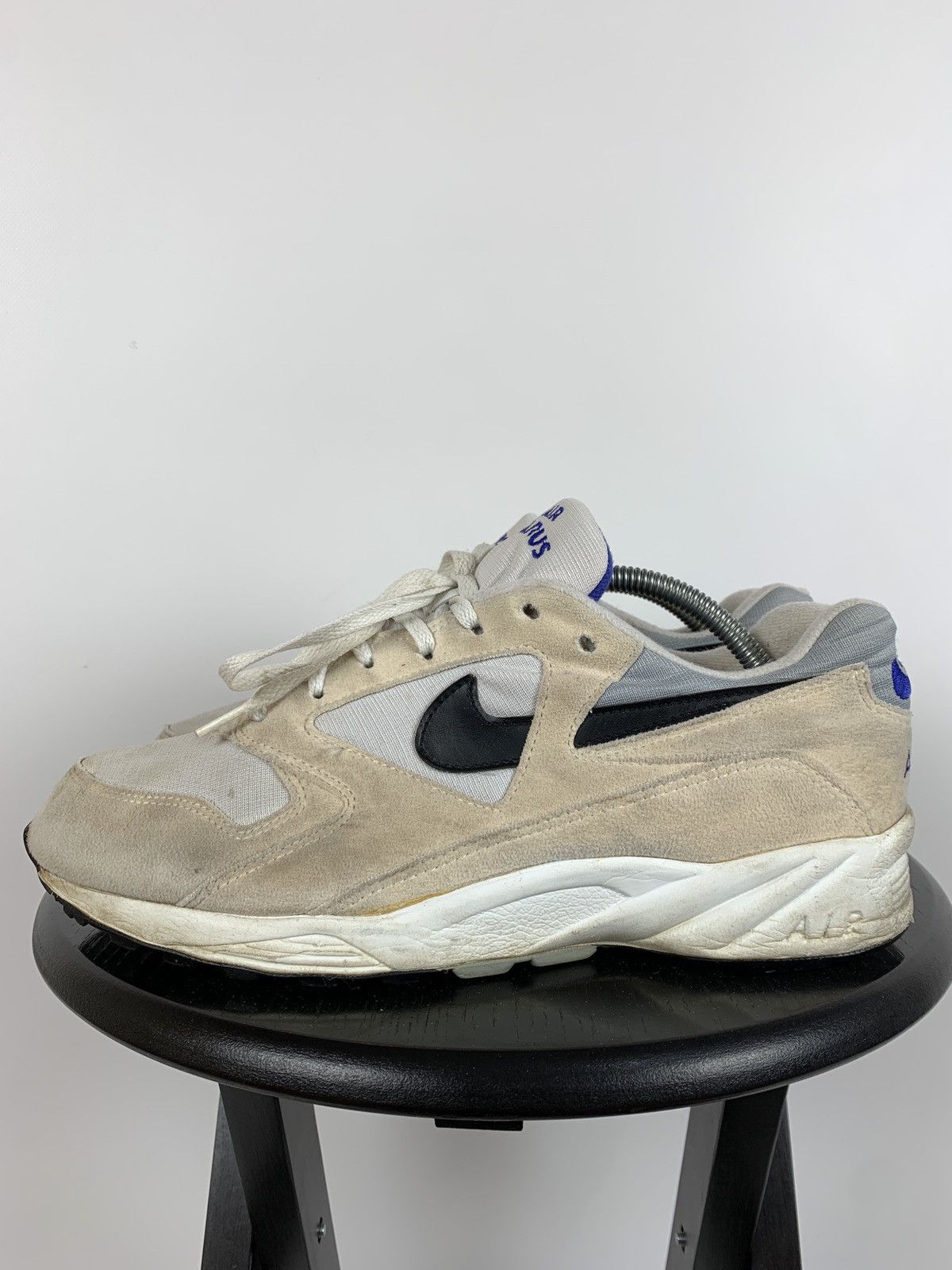Nike 90s Vintage Nike Air Icarus Low Top Sneakers Size US 9.5 / EU 42-43 - 1 Thumbnail