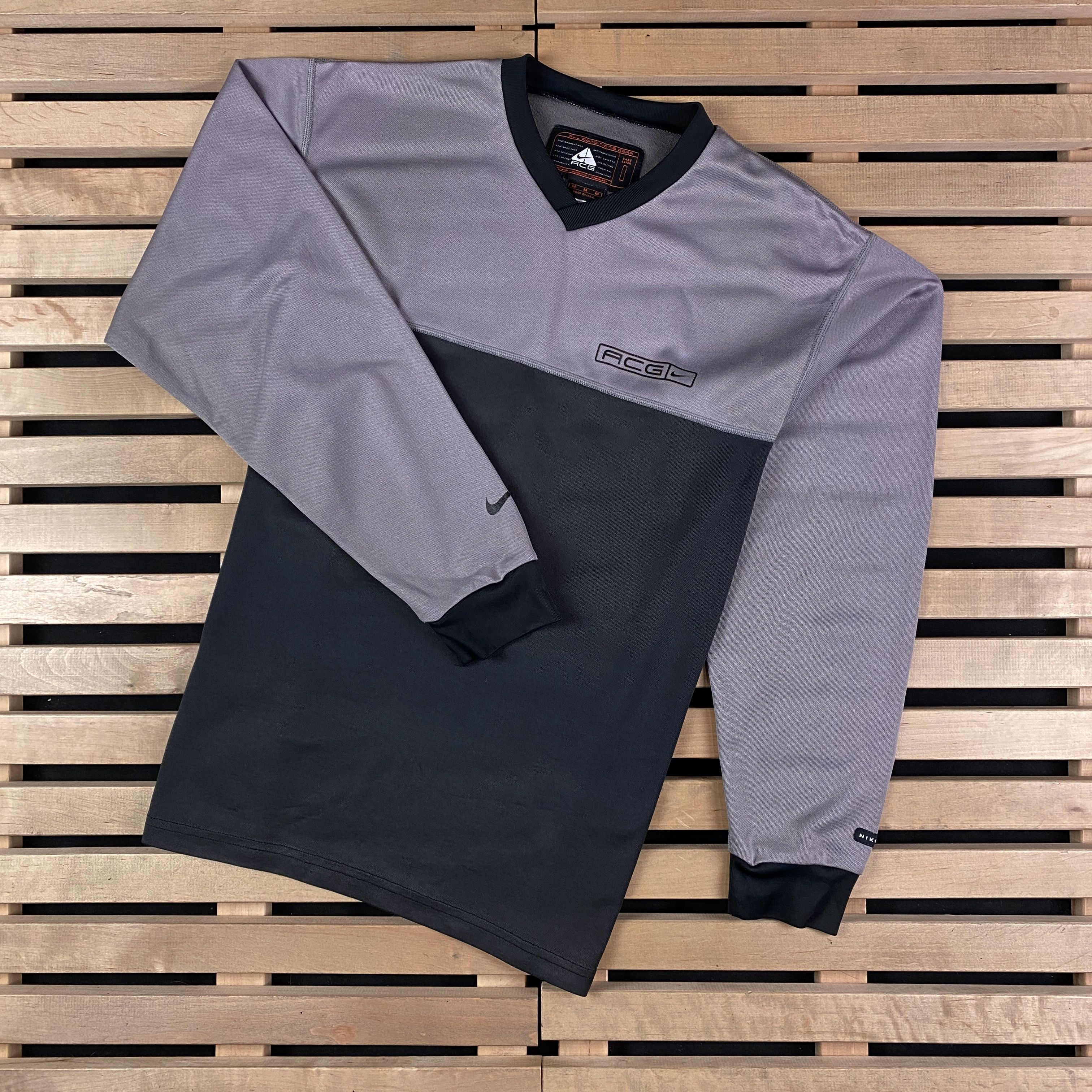 Nike × Nike ACG × Vintage Mens Sweatshirt Nike Vintage ACG Size M Size US M / EU 48-50 / 2 - 1 Thumbnail