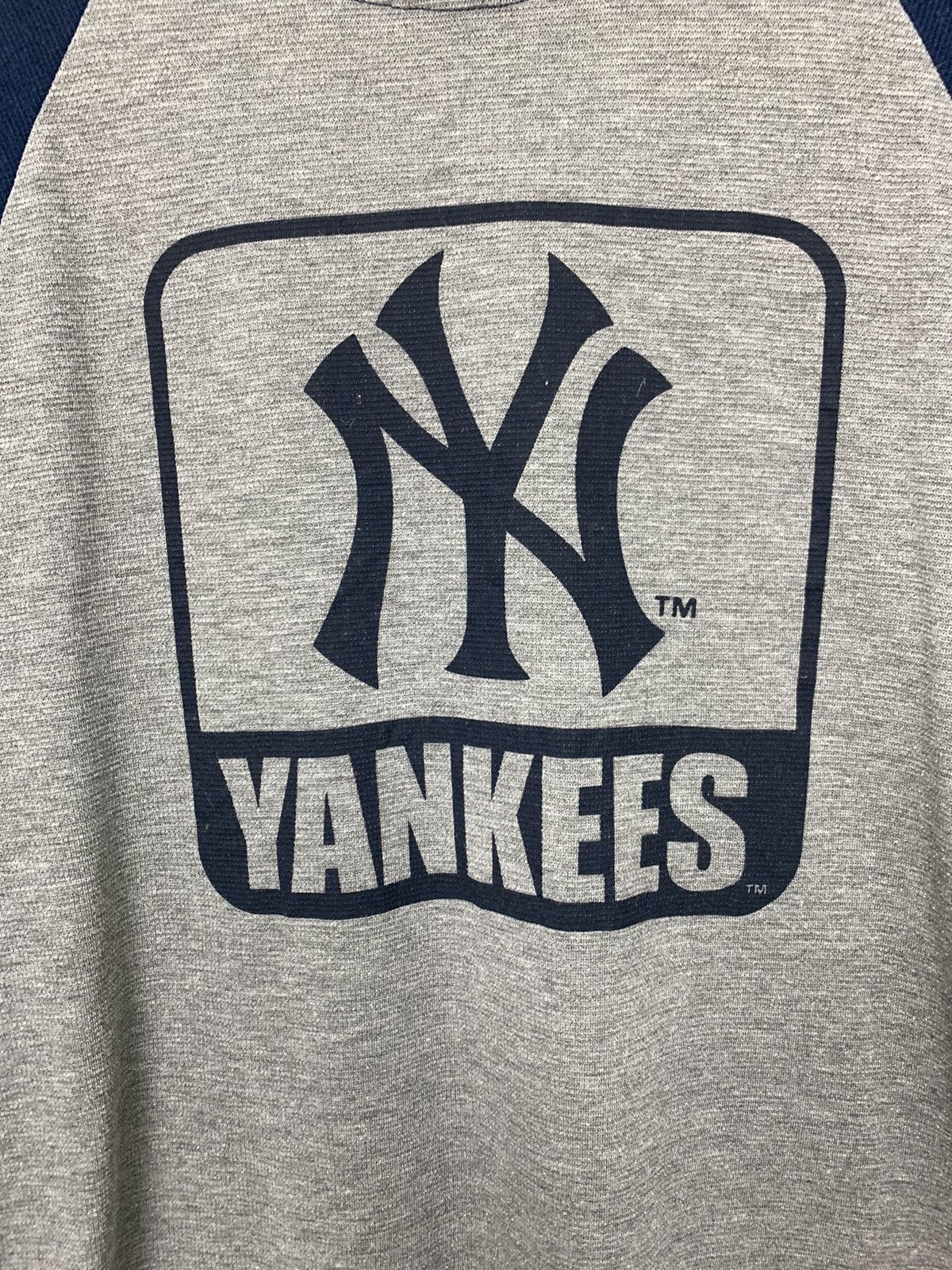 MLB × New York Yankees MLB x NEW YORK YANKEE 3Q Biglogo Graphic Thin Raglan Tshirt Size US M / EU 48-50 / 2 - 5 Thumbnail