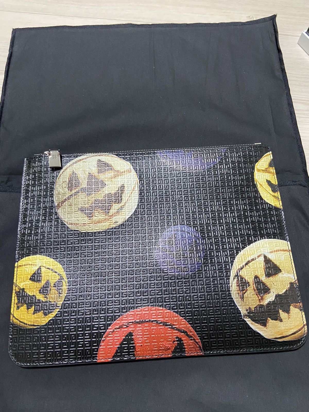 Givenchy Os Givenchy ss22 4G pumpkin clutch bag Size ONE SIZE - 4 Thumbnail
