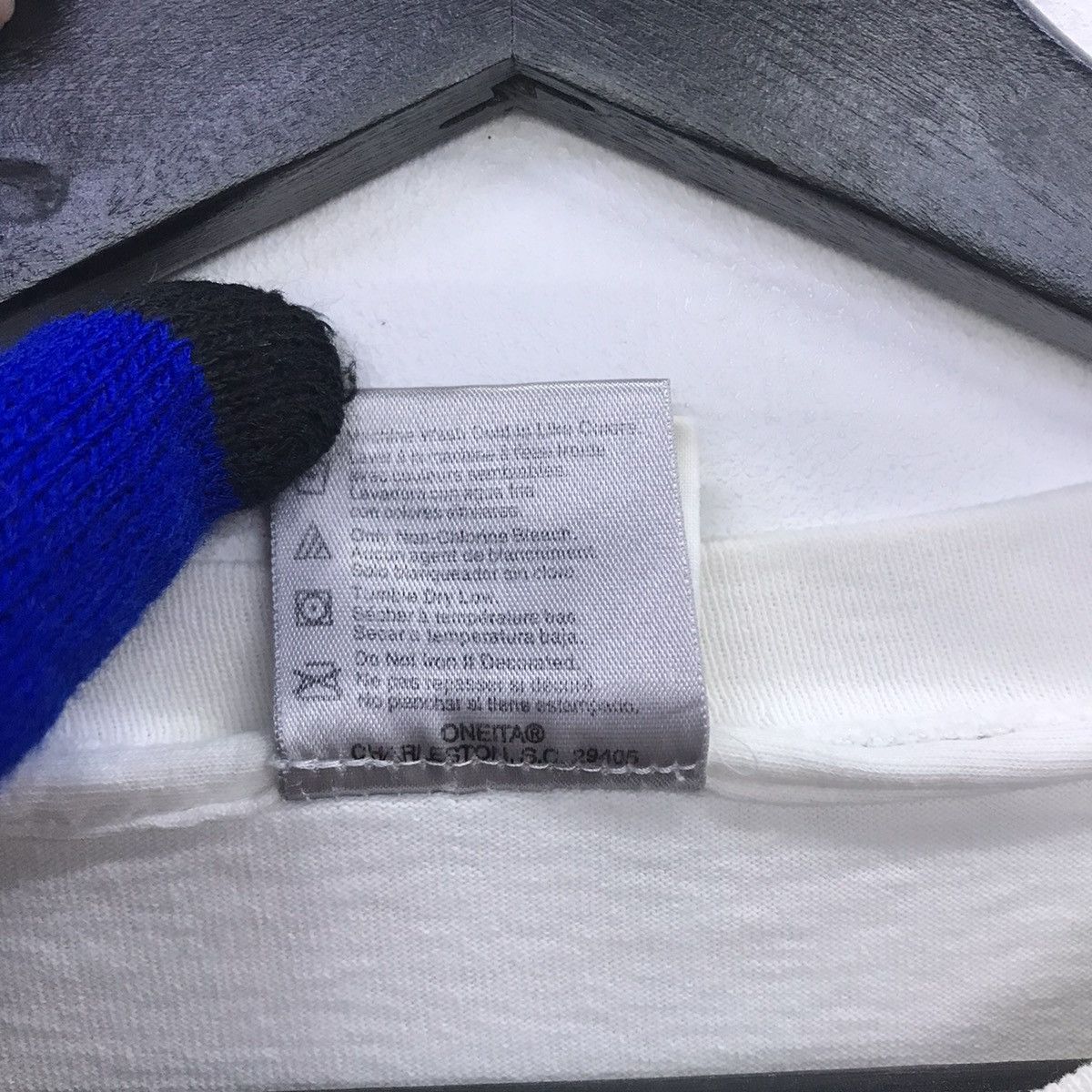 General Research *Rare!! General Research The Useless Wear Company tee Size US L / EU 52-54 / 3 - 14 Thumbnail