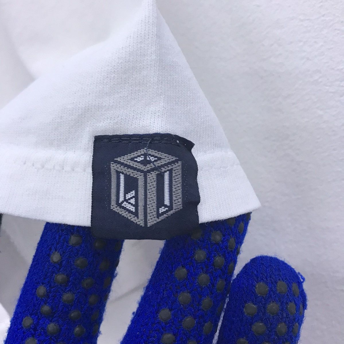 General Research *Rare!! General Research The Useless Wear Company tee Size US L / EU 52-54 / 3 - 19 Thumbnail