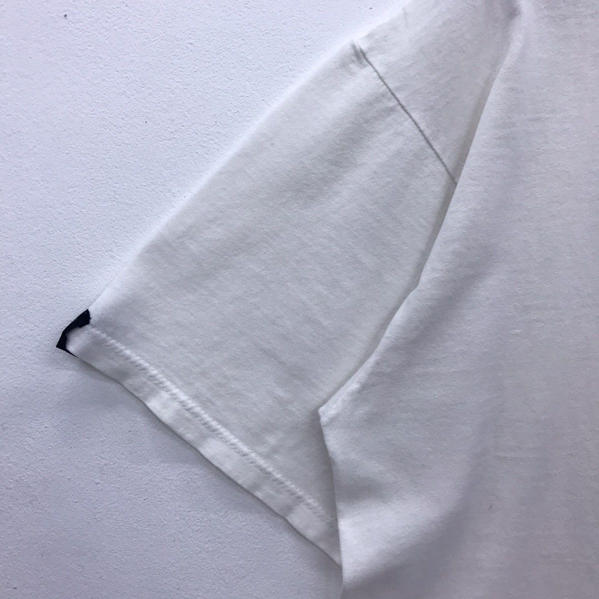General Research *Rare!! General Research The Useless Wear Company tee Size US L / EU 52-54 / 3 - 7 Thumbnail