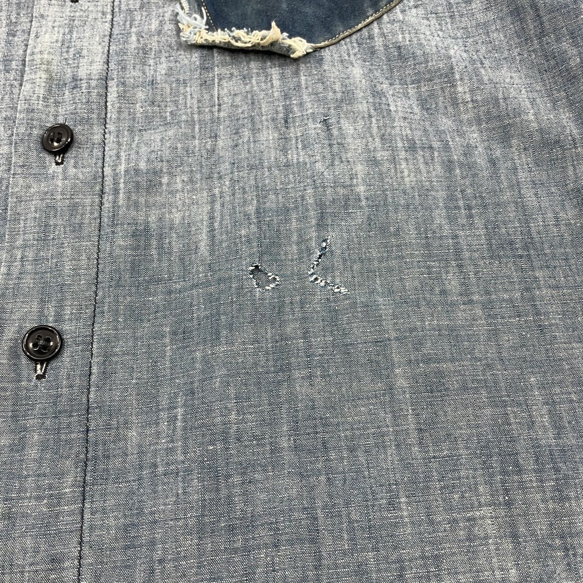 Levi's × Vintage Vintage Chambray 70's Levi's Distressed Leather Pocket Shirt Size US S / EU 44-46 / 1 - 12 Thumbnail