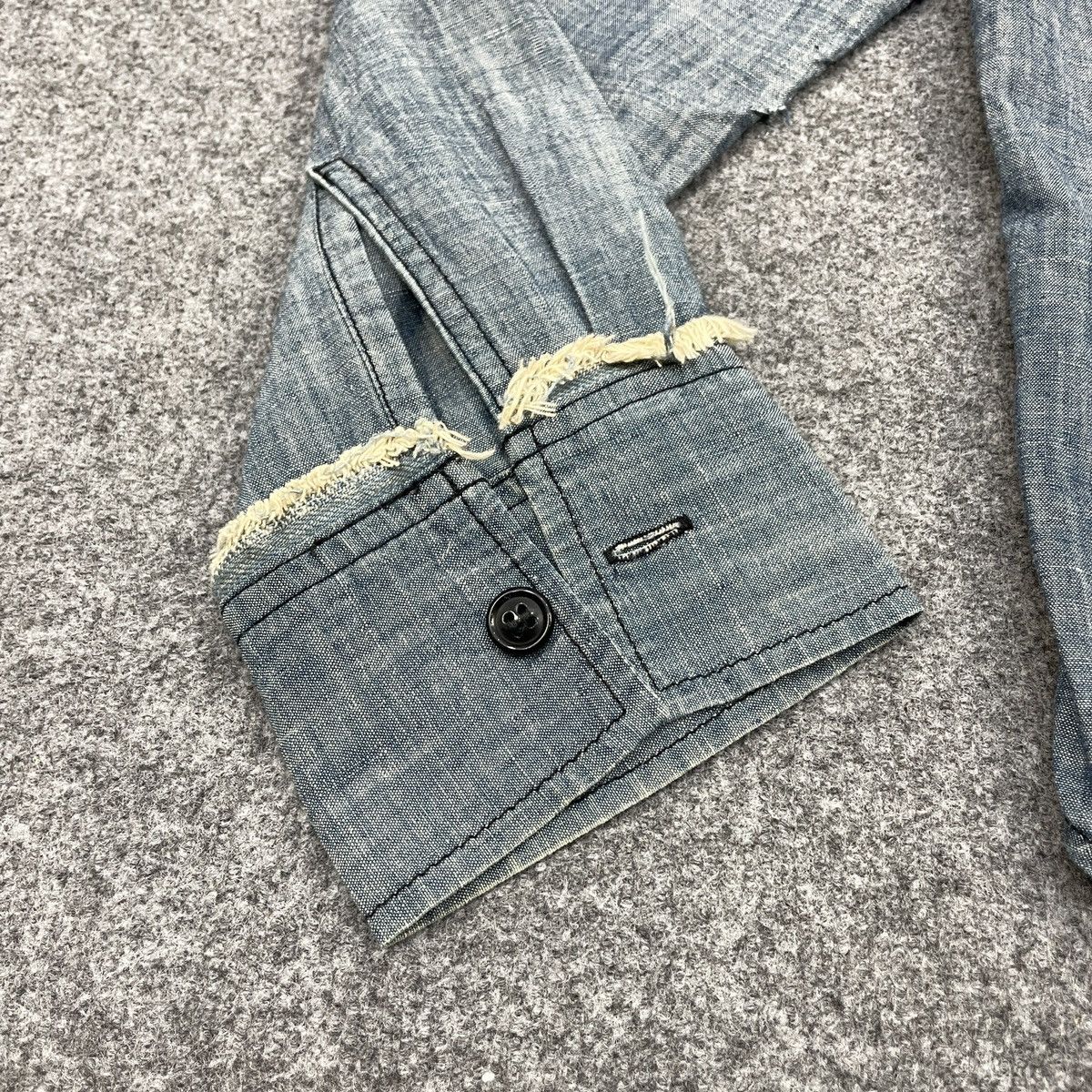 Levi's × Vintage Vintage Chambray 70's Levi's Distressed Leather Pocket Shirt Size US S / EU 44-46 / 1 - 7 Thumbnail