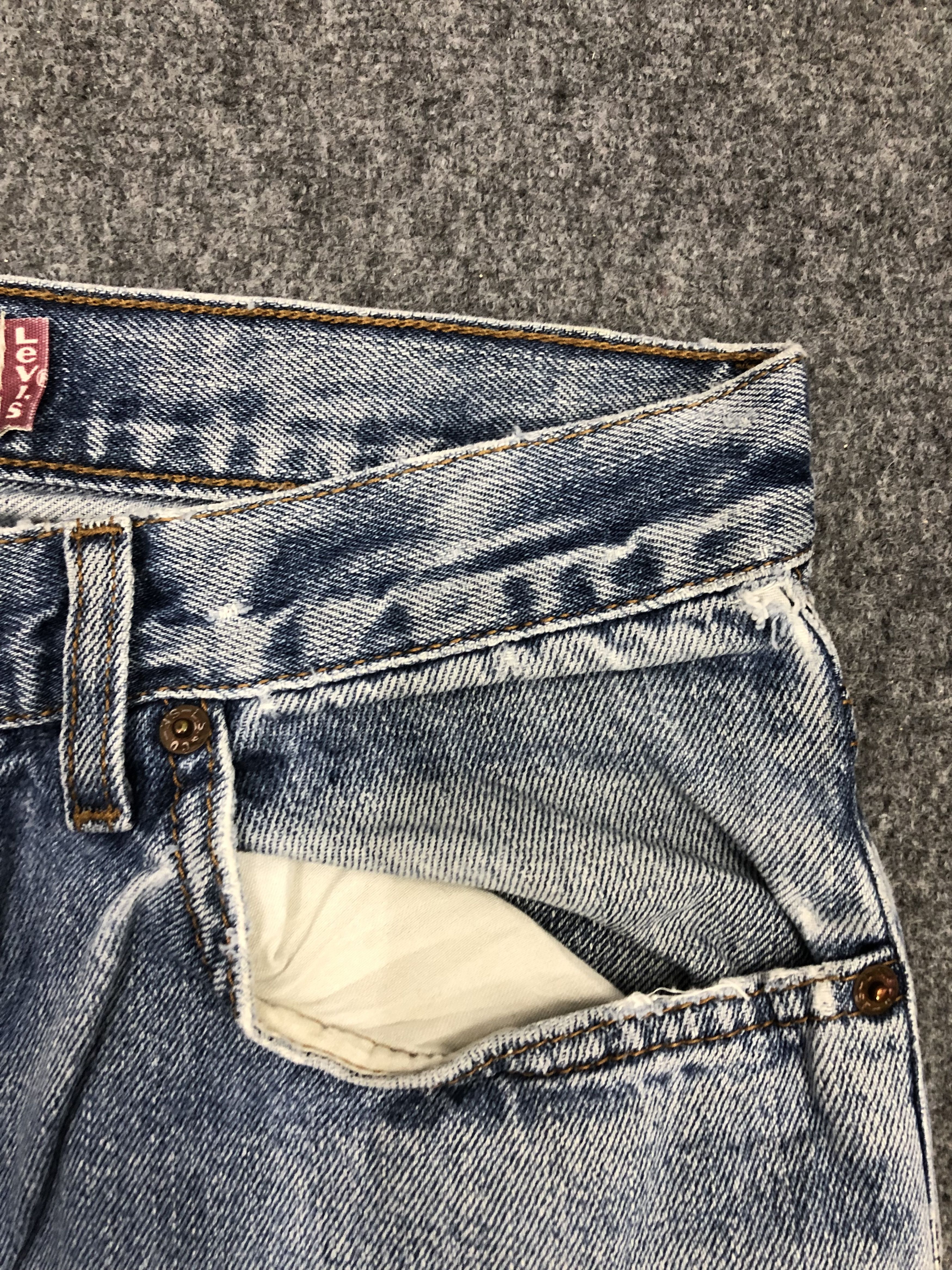 Levi's Vintage Levis 560 Sun Faded Denim DP1260 Size US 29 - 8 Thumbnail