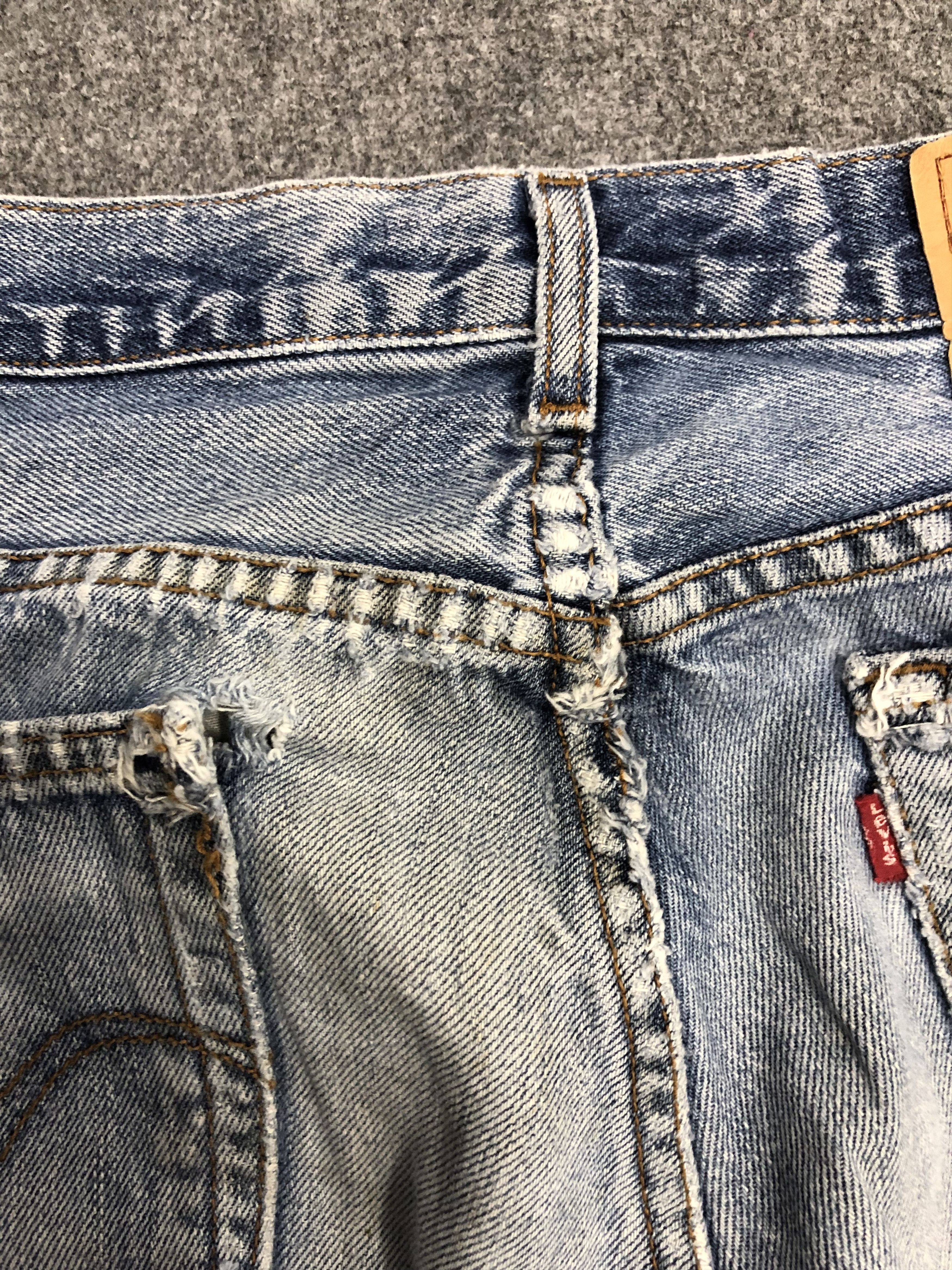 Levi's Vintage Levis 560 Sun Faded Denim DP1260 Size US 29 - 13 Thumbnail