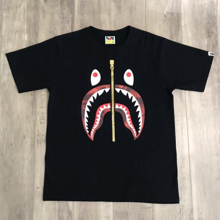Bape BAPE Shark T-shirt red camo × gold Size US M / EU 48-50 / 2 - 1 Thumbnail