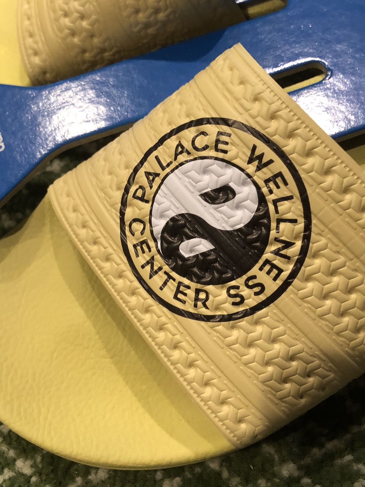 Adidas × Palace Palace adidas Palaste Adilette - 9 Size US 9 / EU 42 - 11 Thumbnail