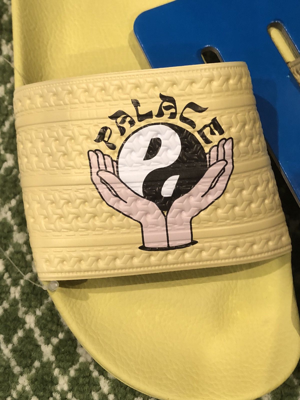Adidas × Palace Palace adidas Palaste Adilette - 9 Size US 9 / EU 42 - 12 Thumbnail
