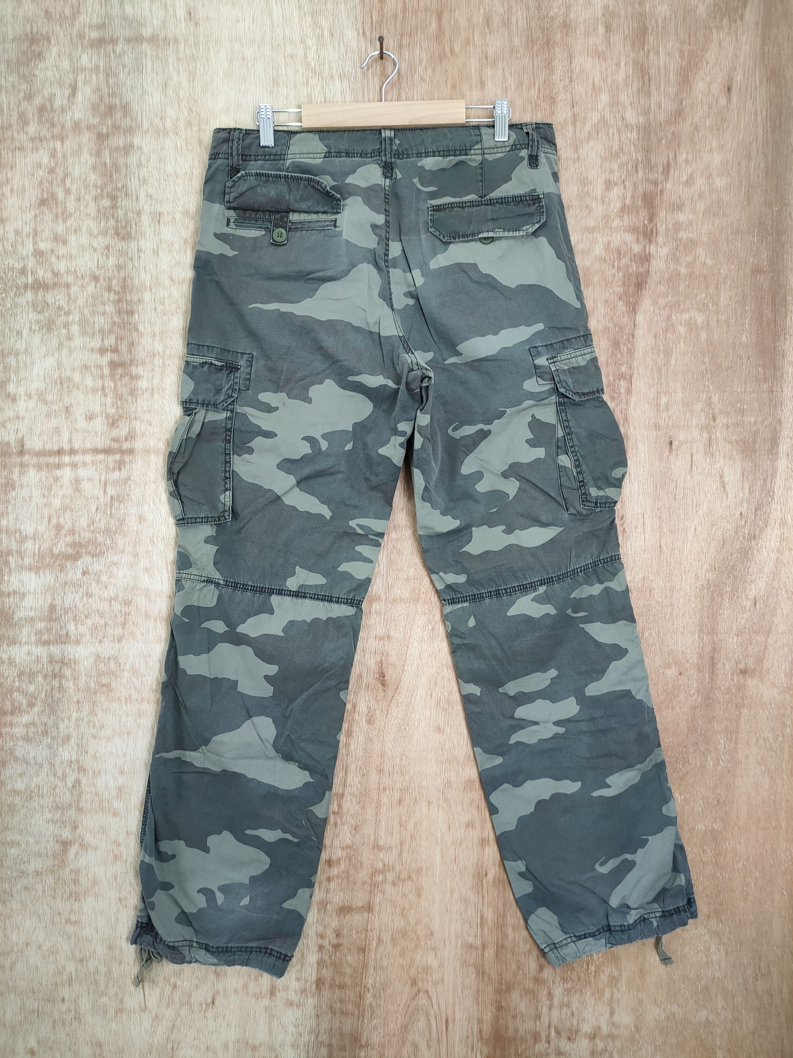 Uniqlo Uniqlo camo military streetwear tactical cargo pants #759 Size US 32 / EU 48 - 5 Thumbnail