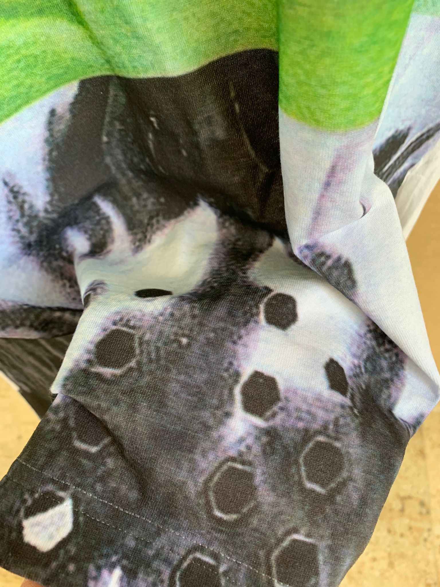 Palm Angels Alien Print Tee IN White Size US XS / EU 42 / 0 - 7 Thumbnail