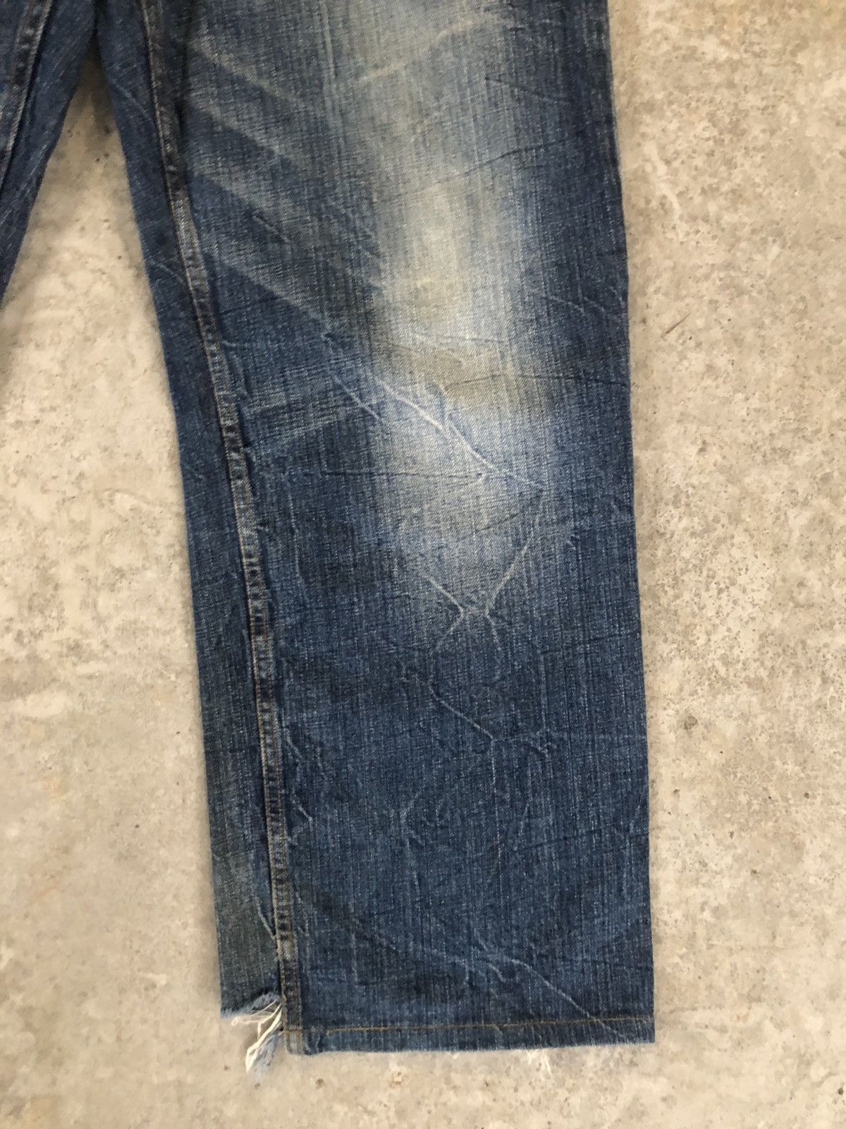 Karakuri Tamashii Japanese Karakuri Tamashi Embroidered Jeans Distressed Size US 37 - 4 Thumbnail