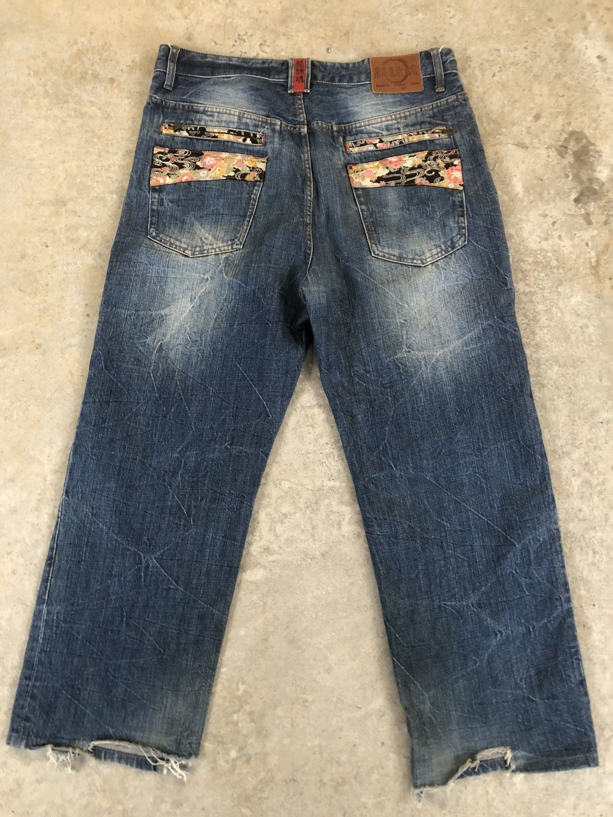 Karakuri Tamashii Japanese Karakuri Tamashi Embroidered Jeans Distressed Size US 37 - 2 Thumbnail
