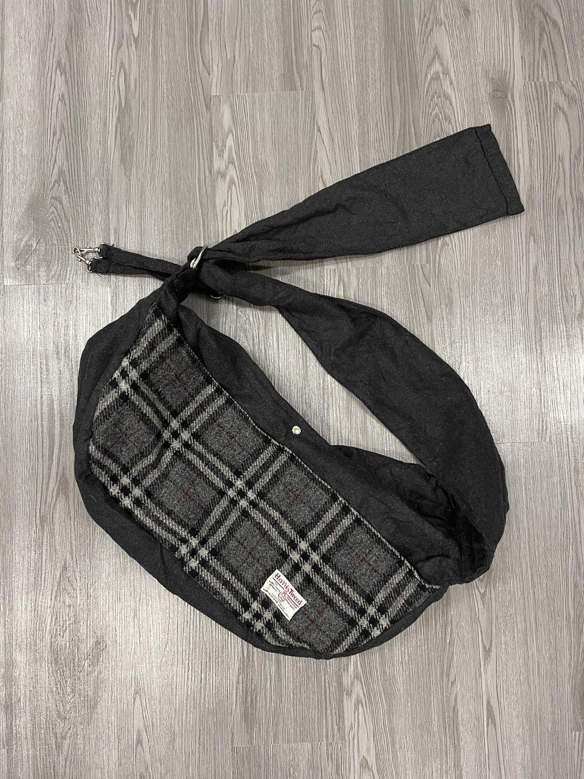 Harris Tweed × Japanese Brand Wool Plaid Harris Tweed Big Size Crossbody bag Size ONE SIZE - 2 Thumbnail