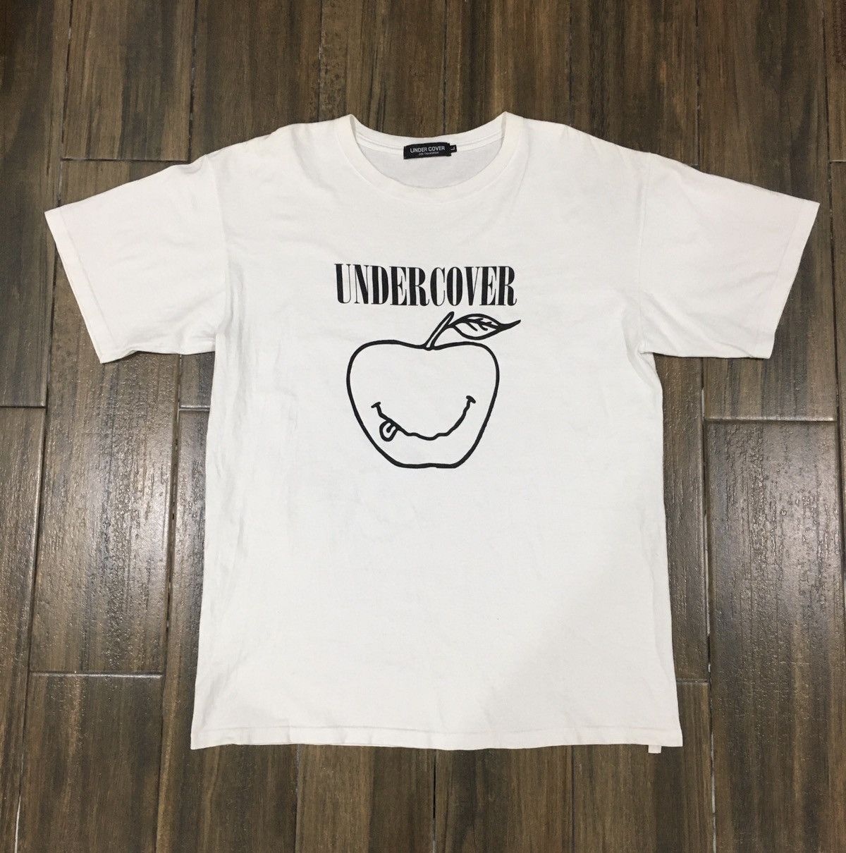 Undercover Undercover smile apple Tee Size US L / EU 52-54 / 3 - 1 Thumbnail