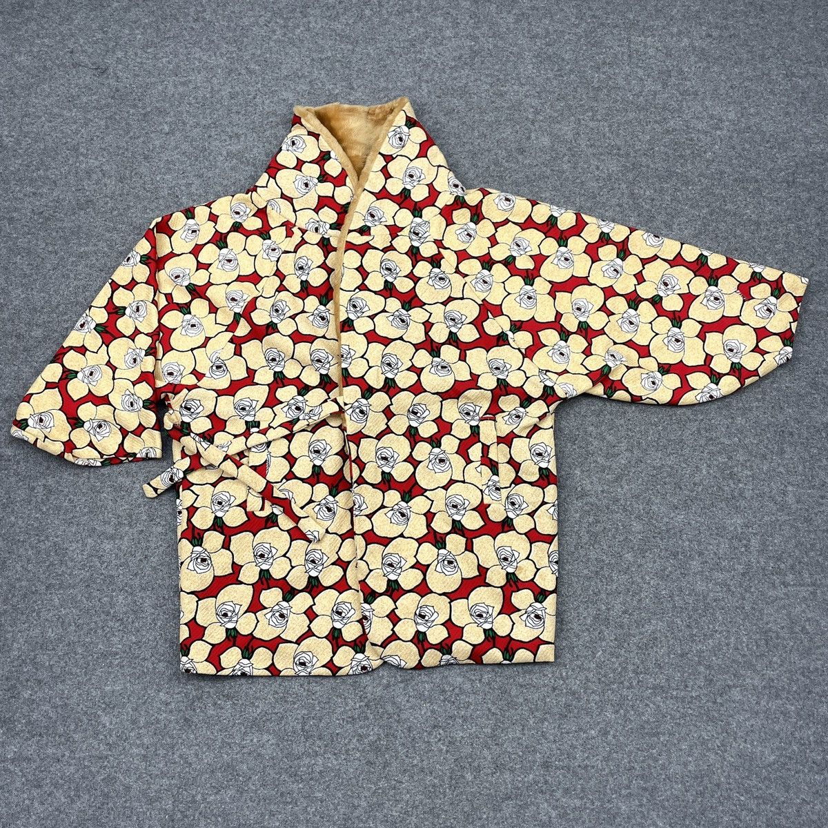 Vintage Vintage Japanese Brand Baggy Floral Motif Kimono Jacket Size XXL / US 16-18 / IT 52-54 - 1 Thumbnail