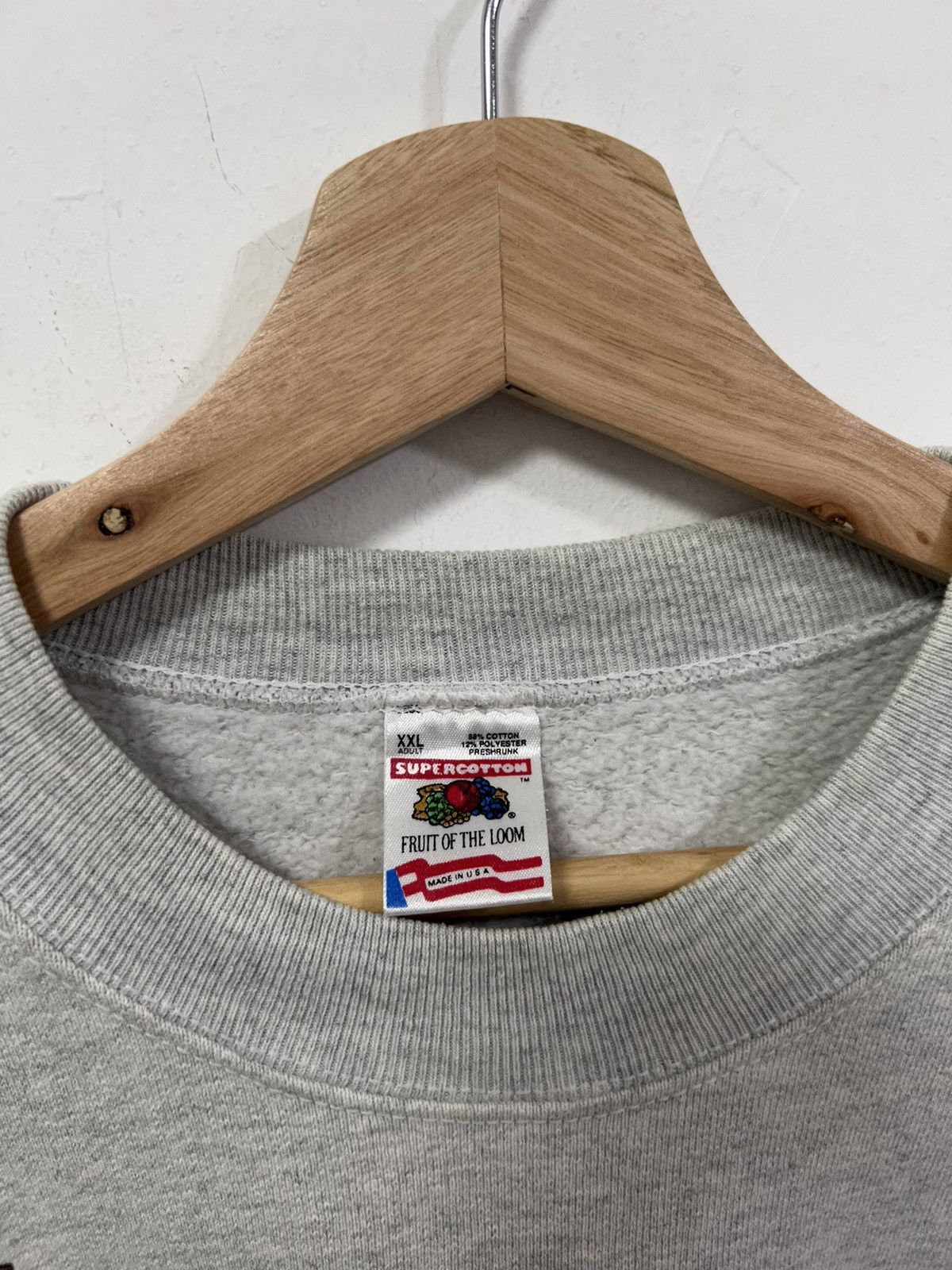 Fruit Of The Loom × Vintage Vintage 90s Silks Flag Design Distressed Sweatshirt Size US XXL / EU 58 / 5 - 12 Thumbnail