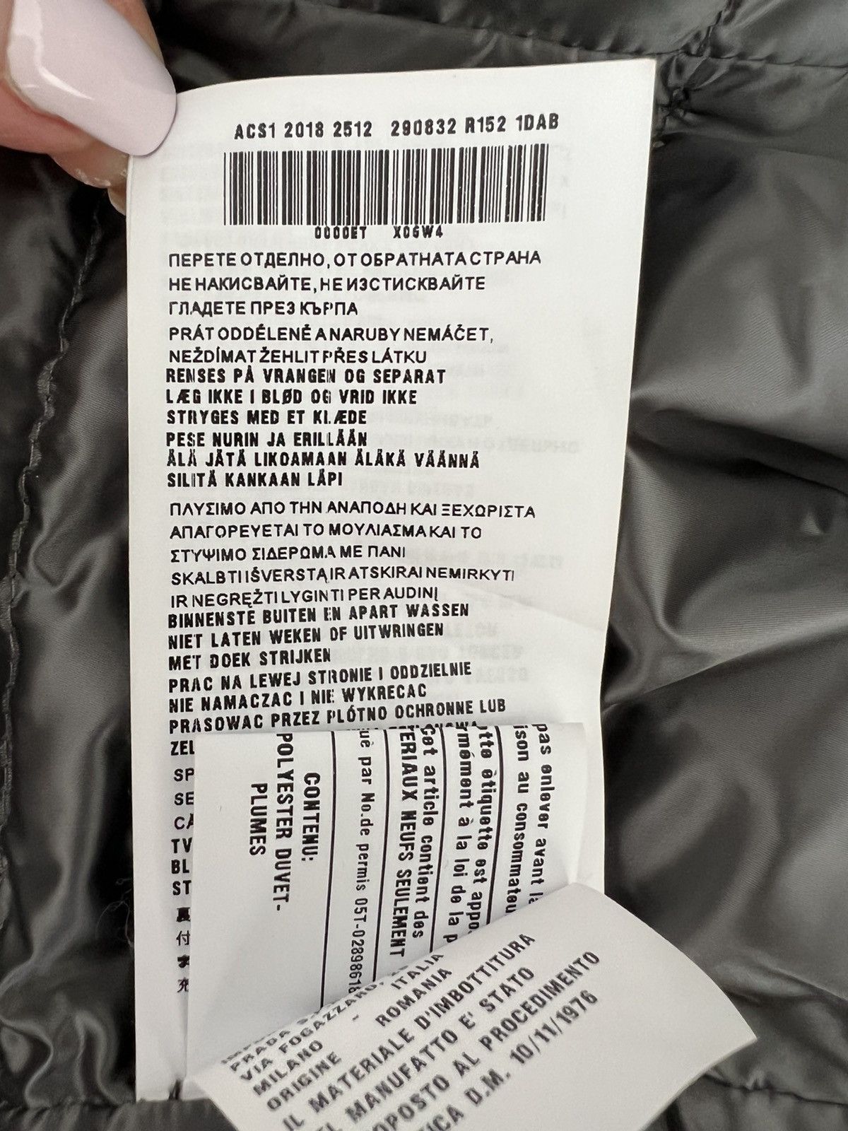 Prada Prada Padded Puffer Jacket with triangle logo on a side Size US M / EU 48-50 / 2 - 6 Thumbnail