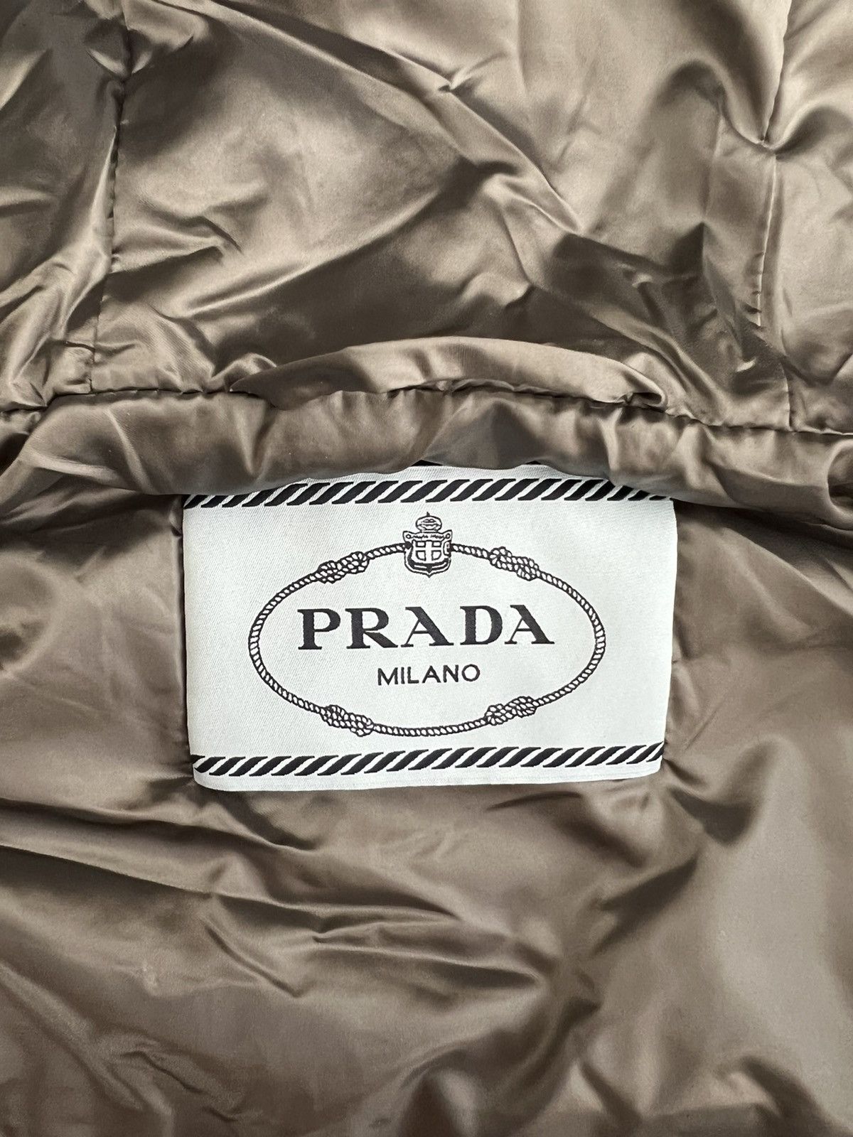 Prada Prada Padded Puffer Jacket with triangle logo on a side Size US M / EU 48-50 / 2 - 4 Thumbnail