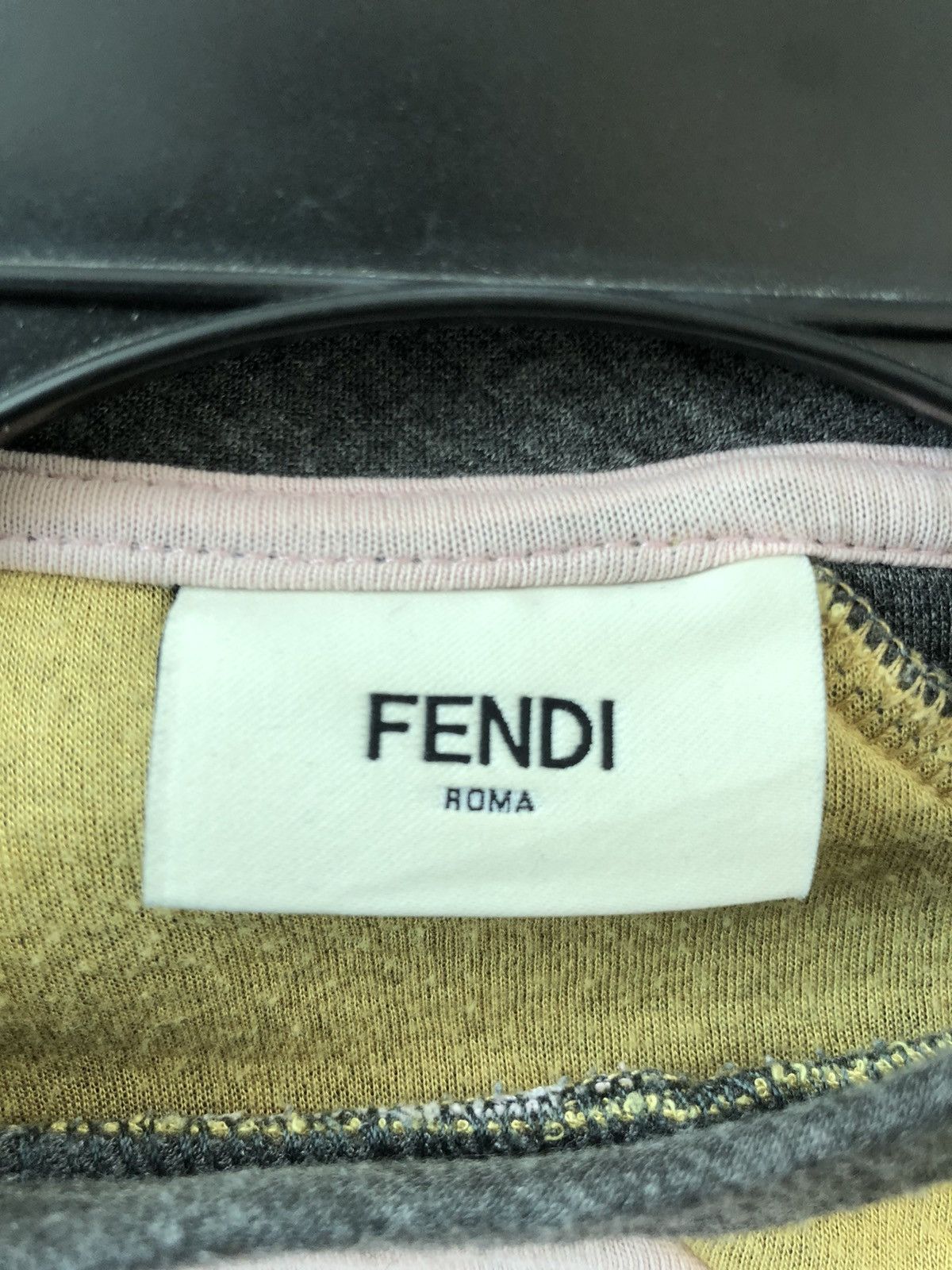 Fendi Original FENDI Roma Sweatshirt made in Italy for Kids Size US XS / EU 42 / 0 - 3 Thumbnail