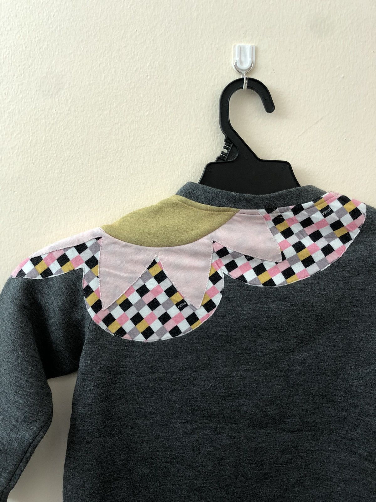 Fendi Original FENDI Roma Sweatshirt made in Italy for Kids Size US XS / EU 42 / 0 - 4 Thumbnail