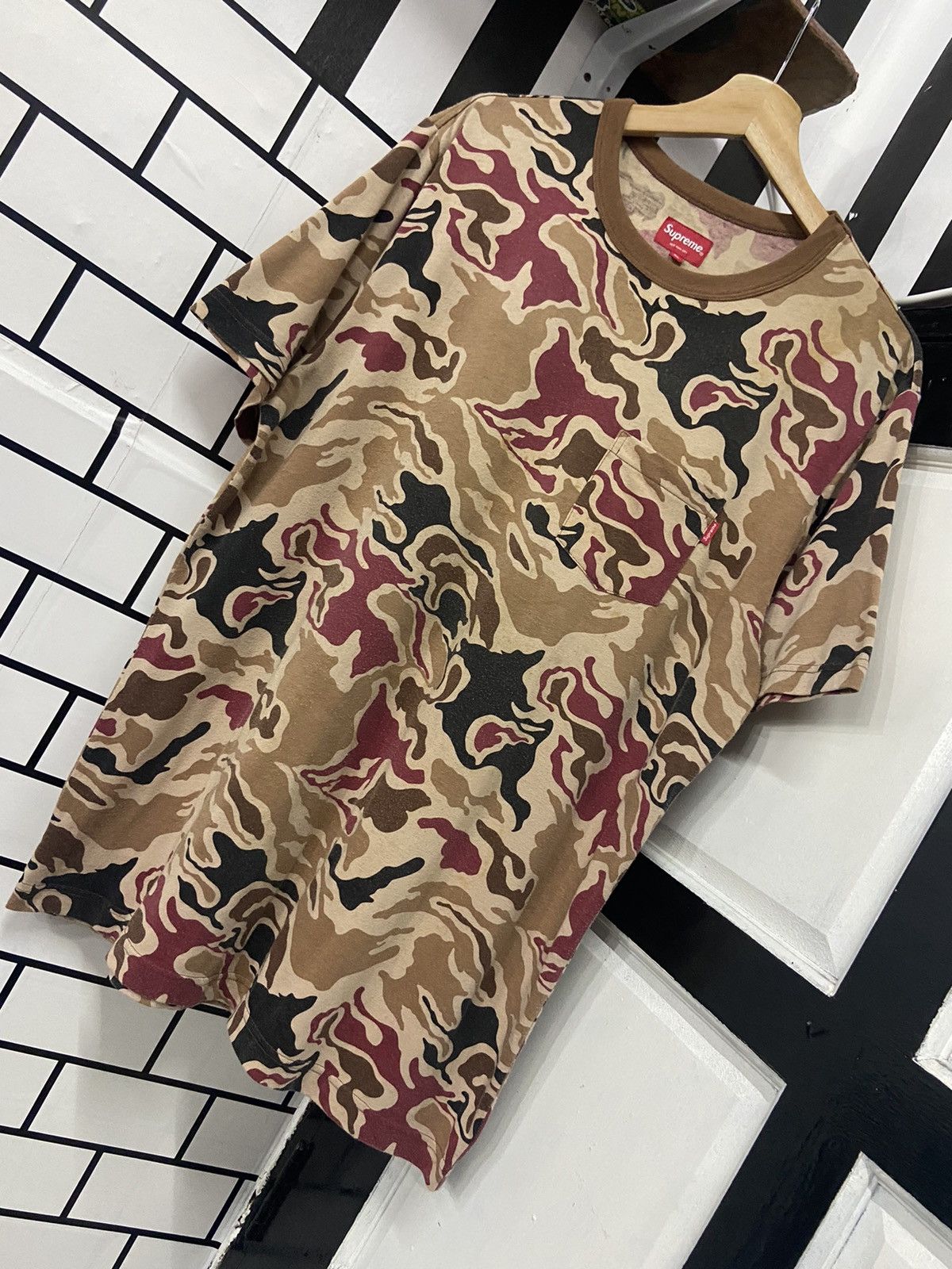 Supreme SS 13 Supreme Tiger Camo Pocket tee Size US XL / EU 56 / 4 - 3 Thumbnail
