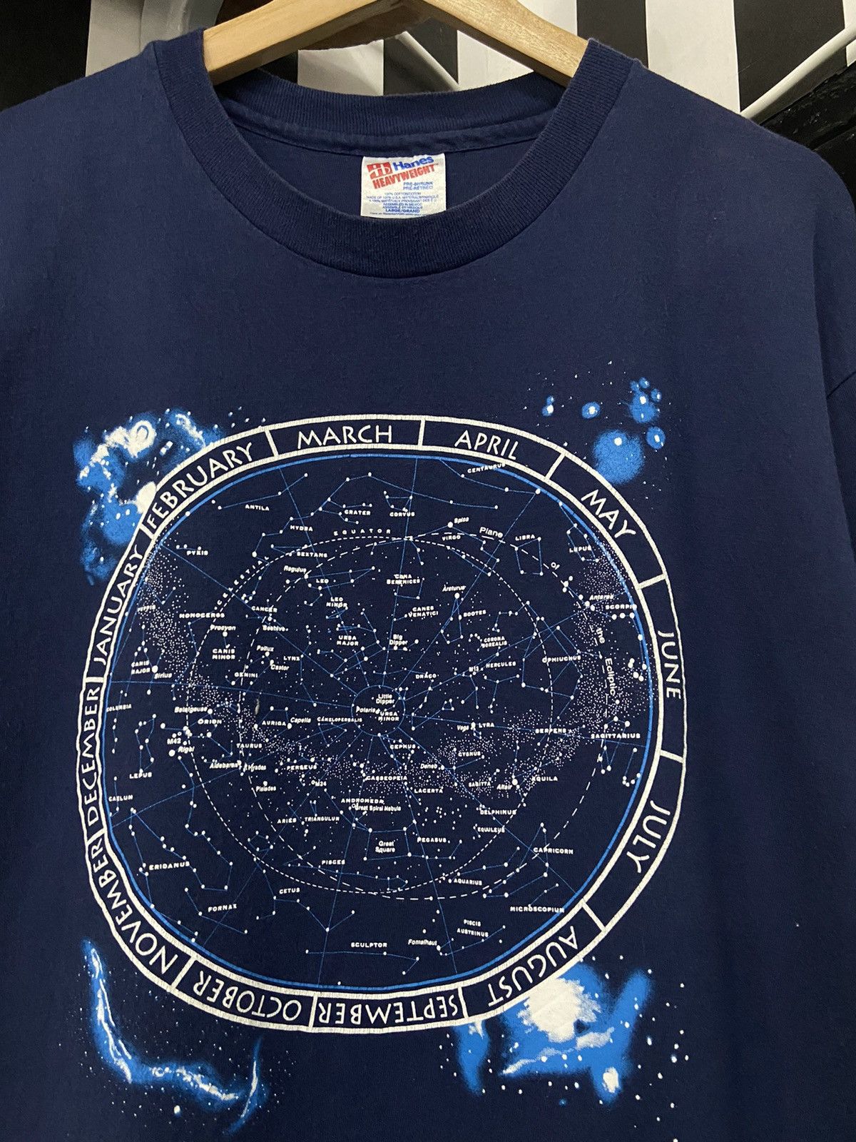 Vintage Vintage 90’s Zodiac Month Art Single Stitch Tshirt Size US L / EU 52-54 / 3 - 4 Thumbnail
